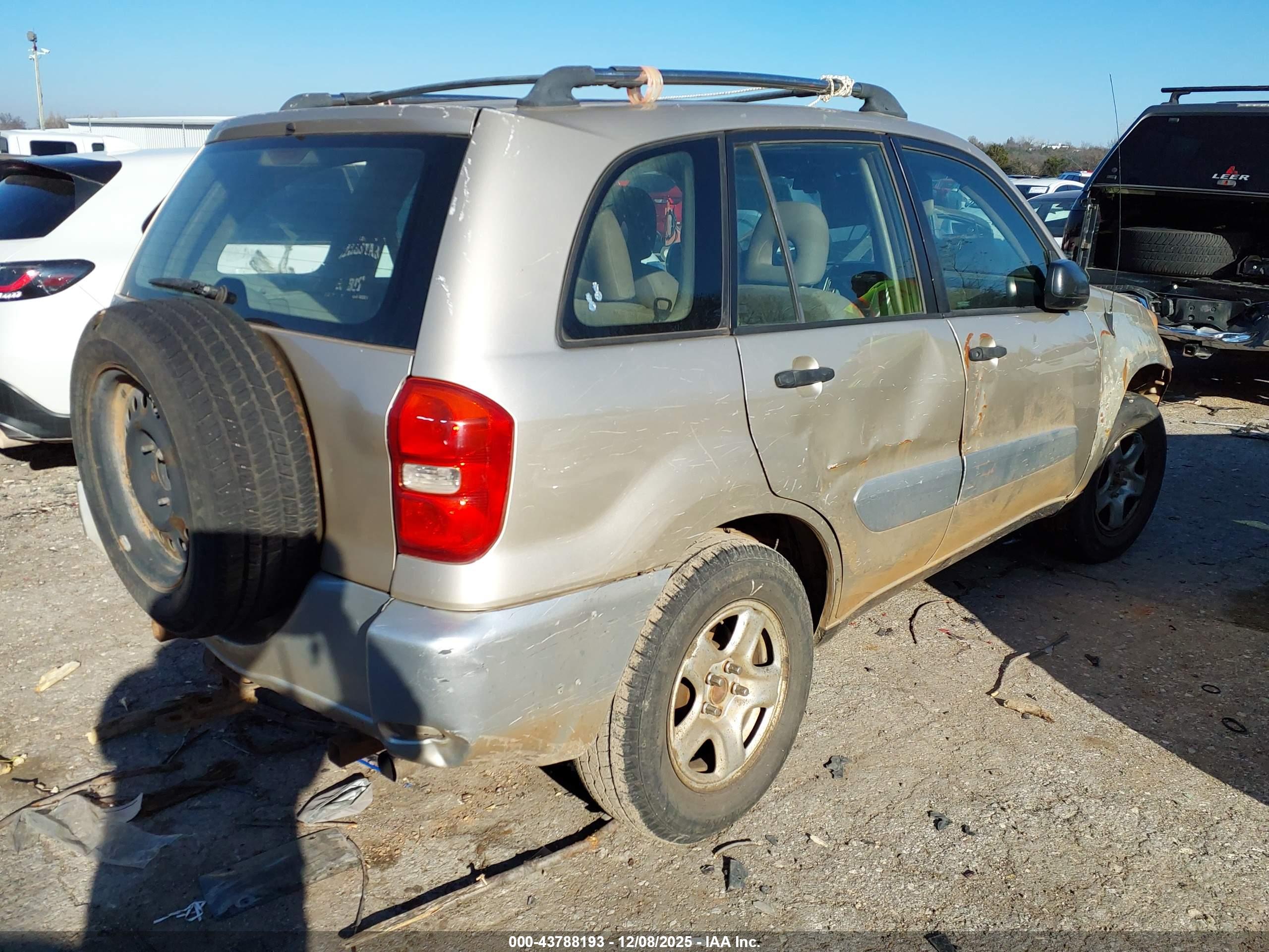 TOYOTA RAV4 image 4