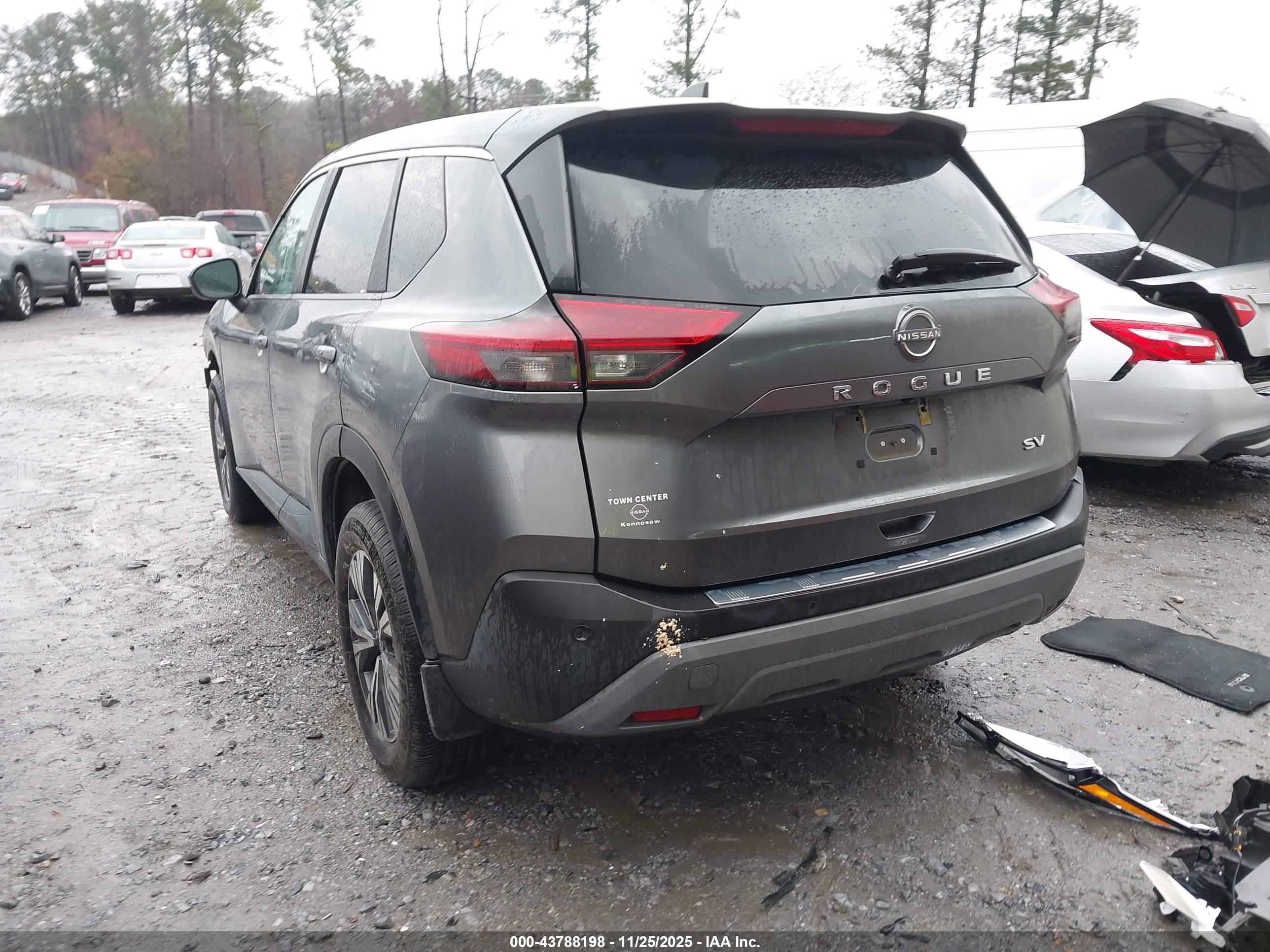 NISSAN ROGUE image 3