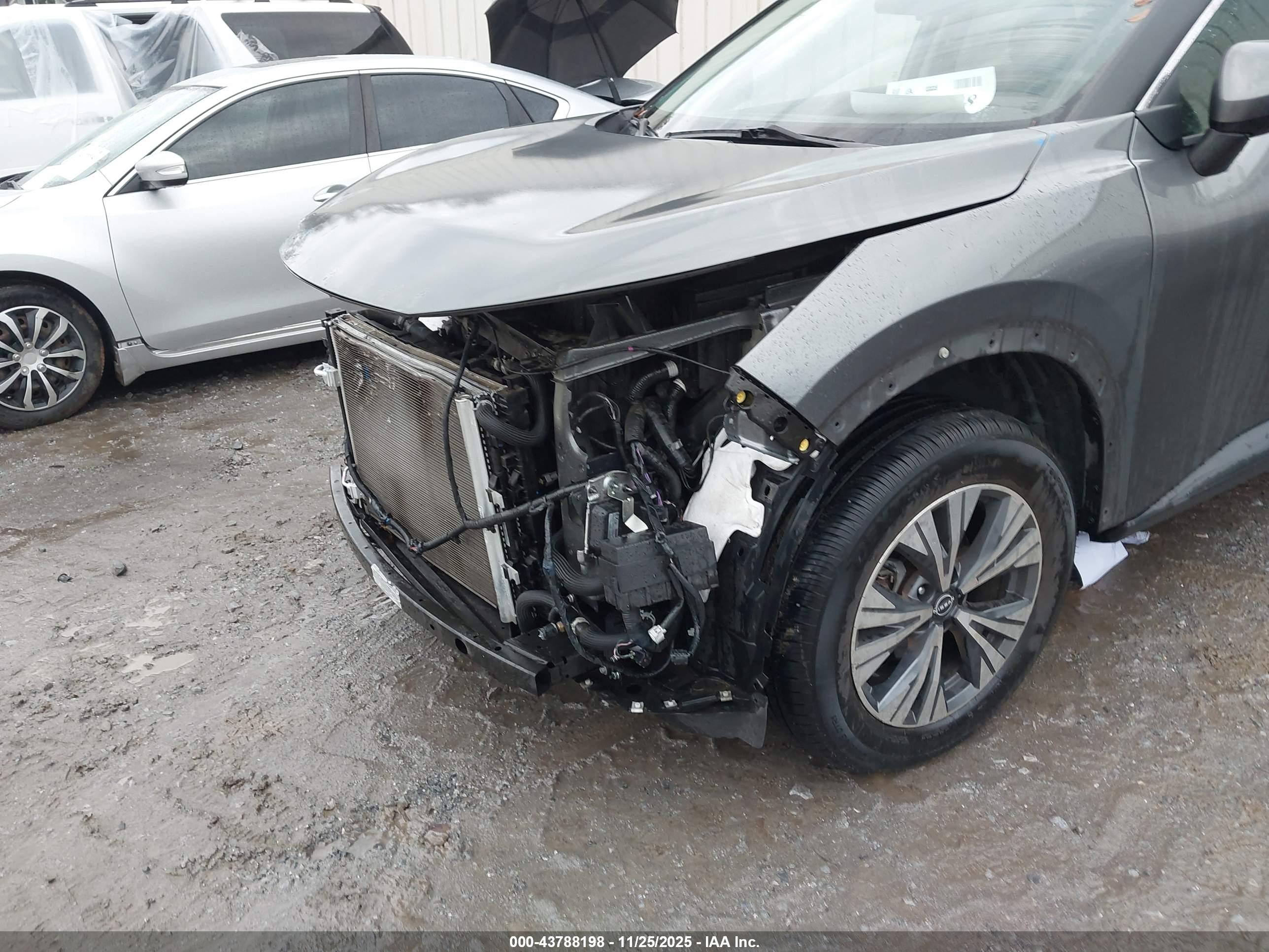 NISSAN ROGUE image 6