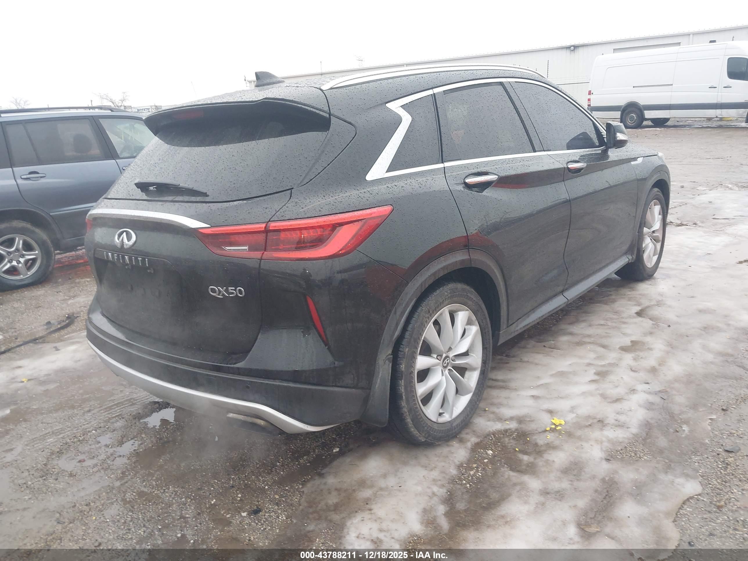INFINITI QX50 image 4