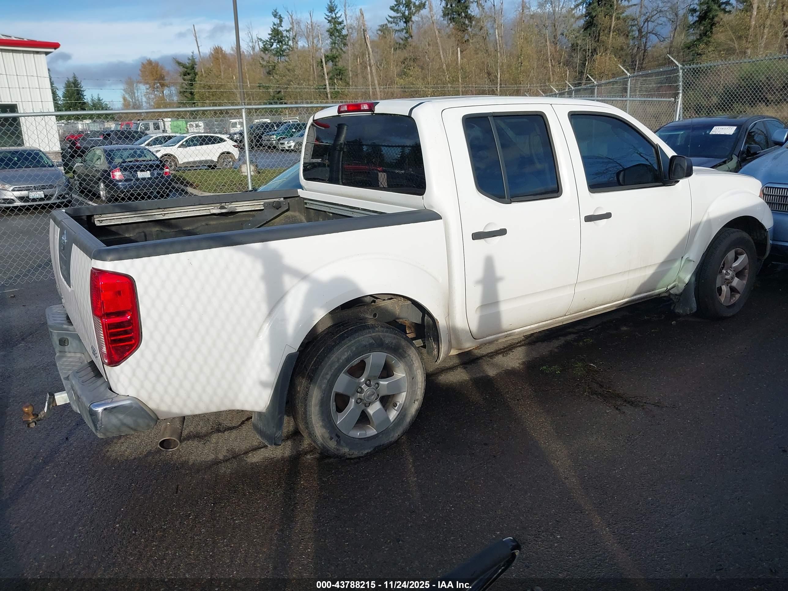 NISSAN FRONTIER image 4
