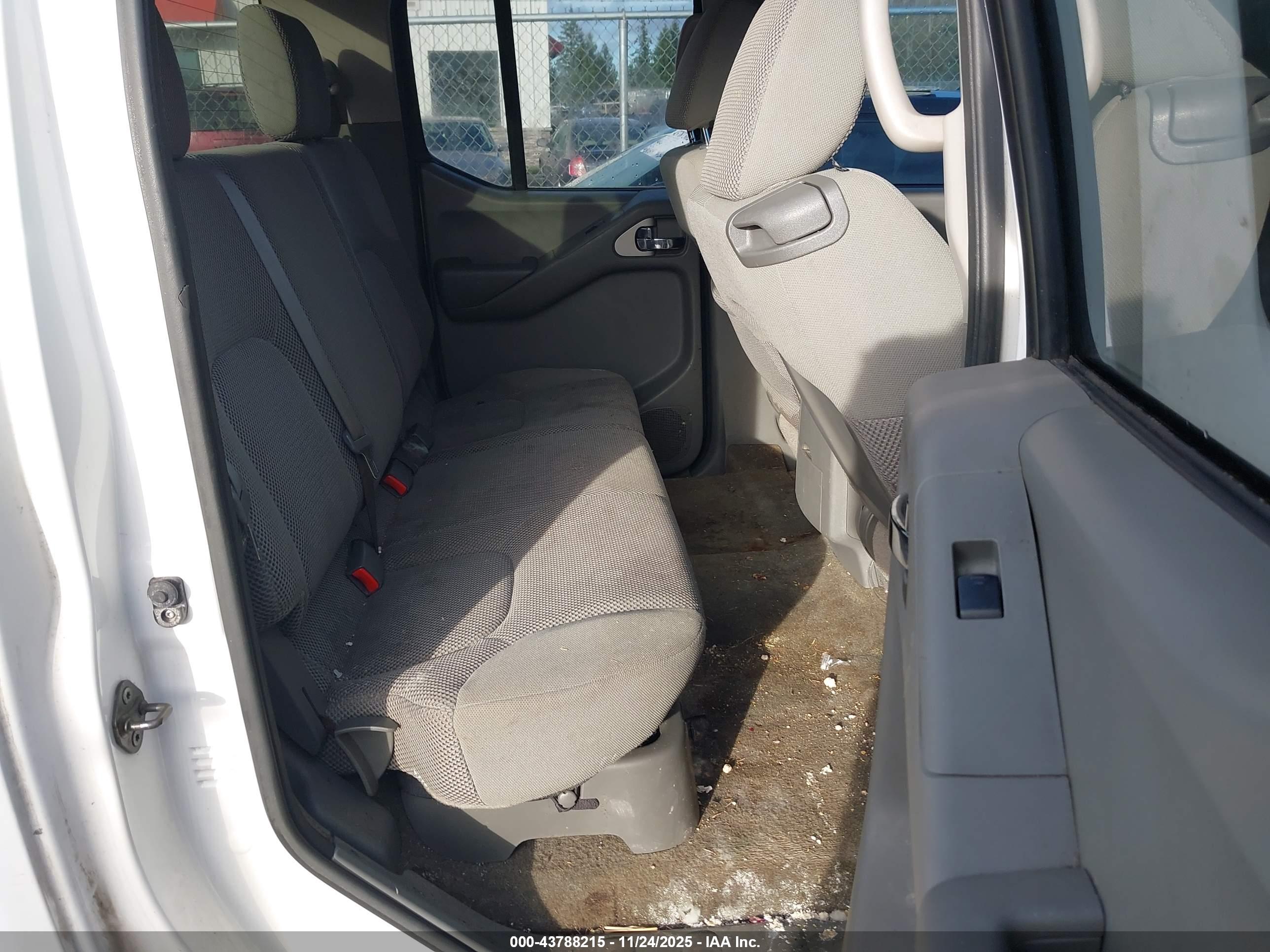 NISSAN FRONTIER image 8