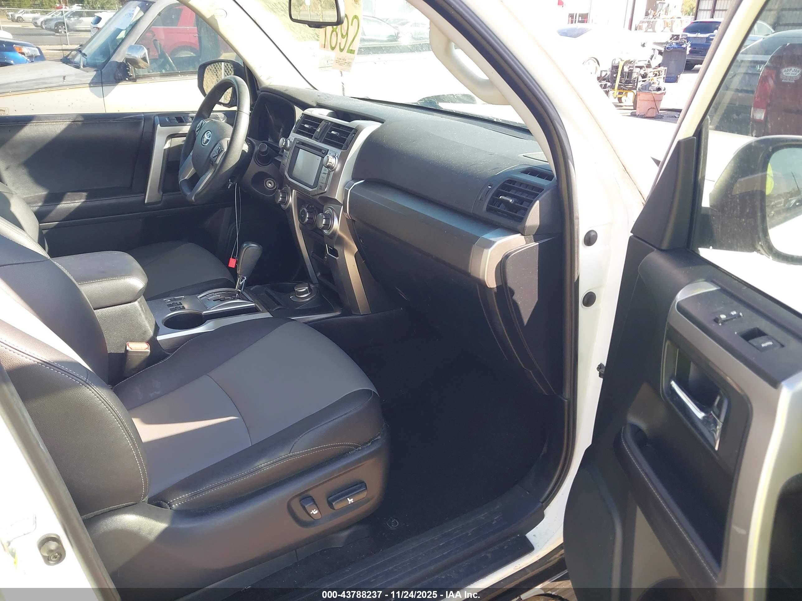 TOYOTA 4RUNNER image 5