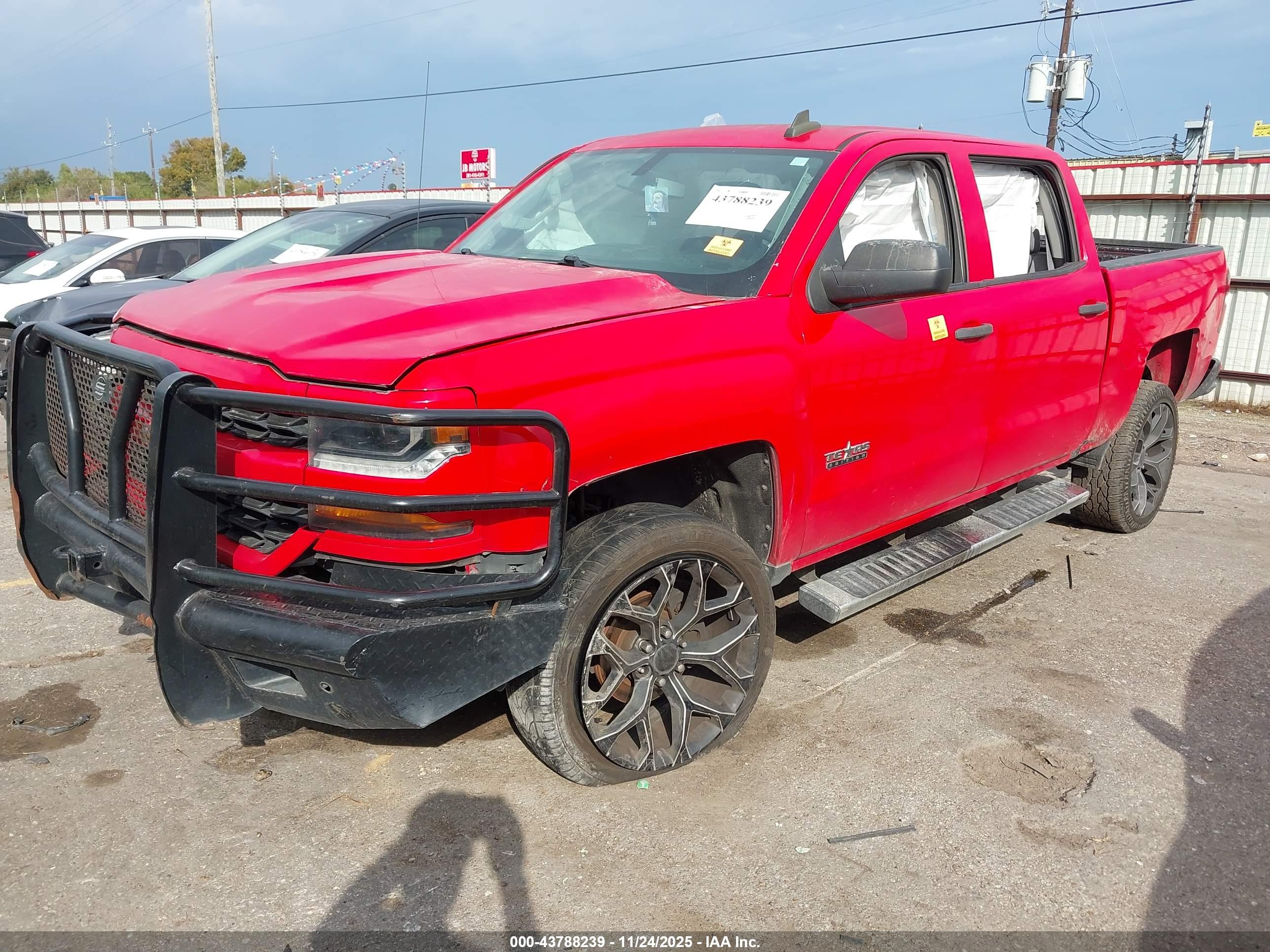 CHEVROLET SILVERADO image 2