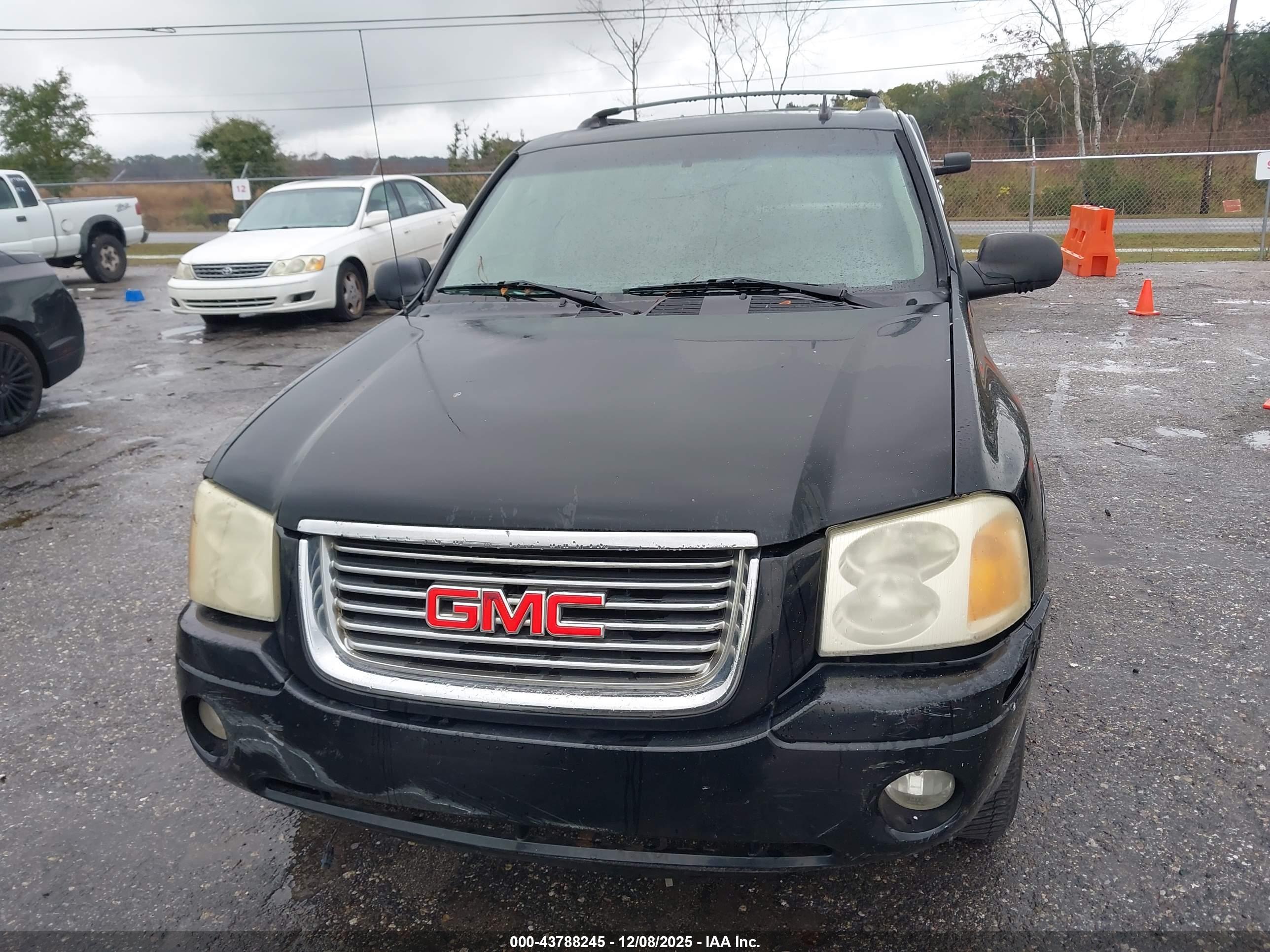 GMC ENVOY image 6