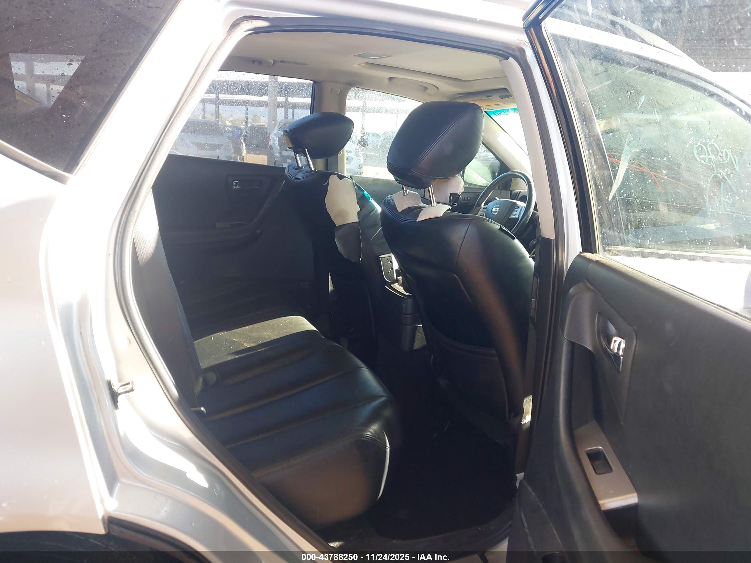 NISSAN MURANO image 8