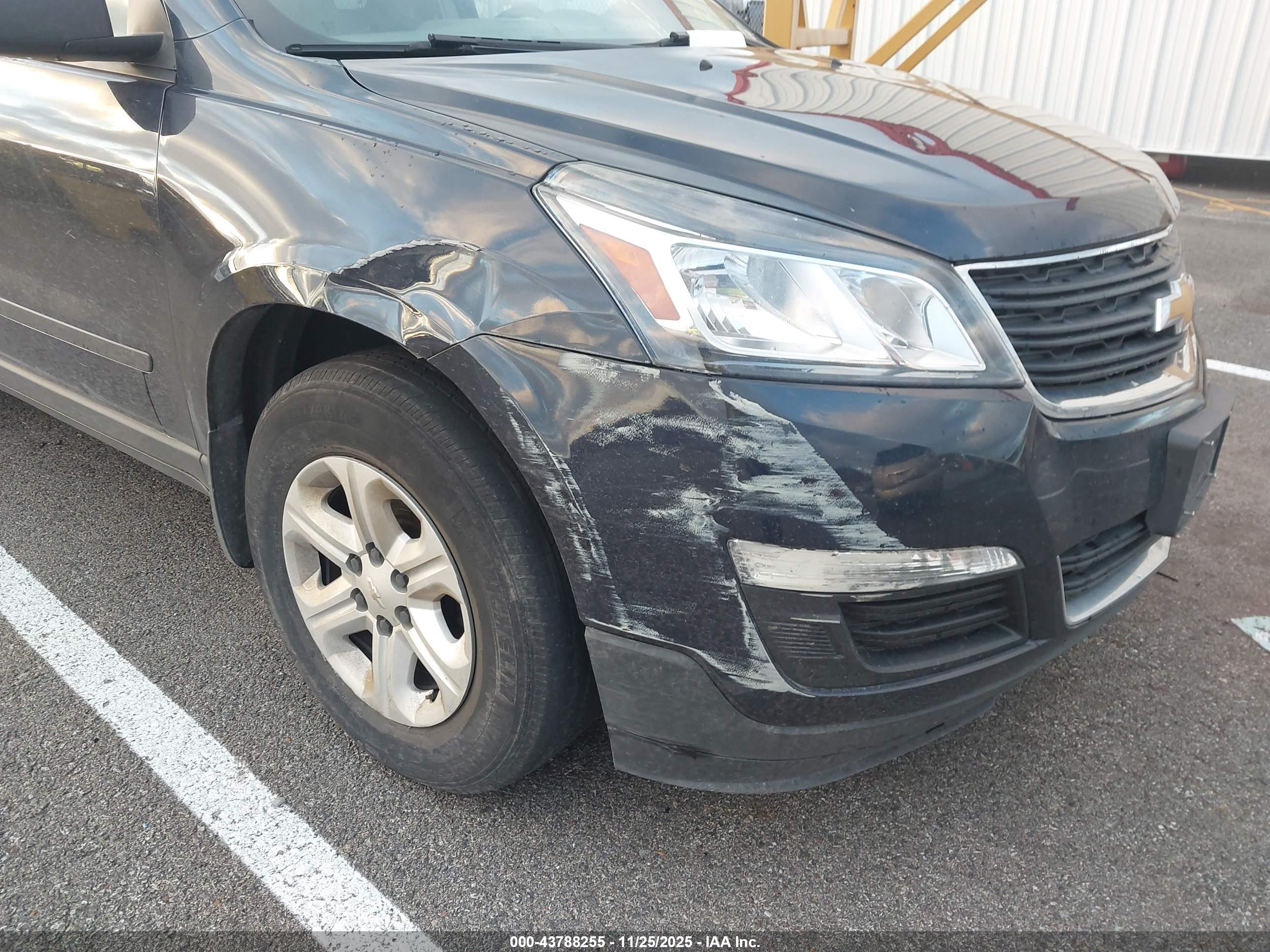 CHEVROLET TRAVERSE image 6