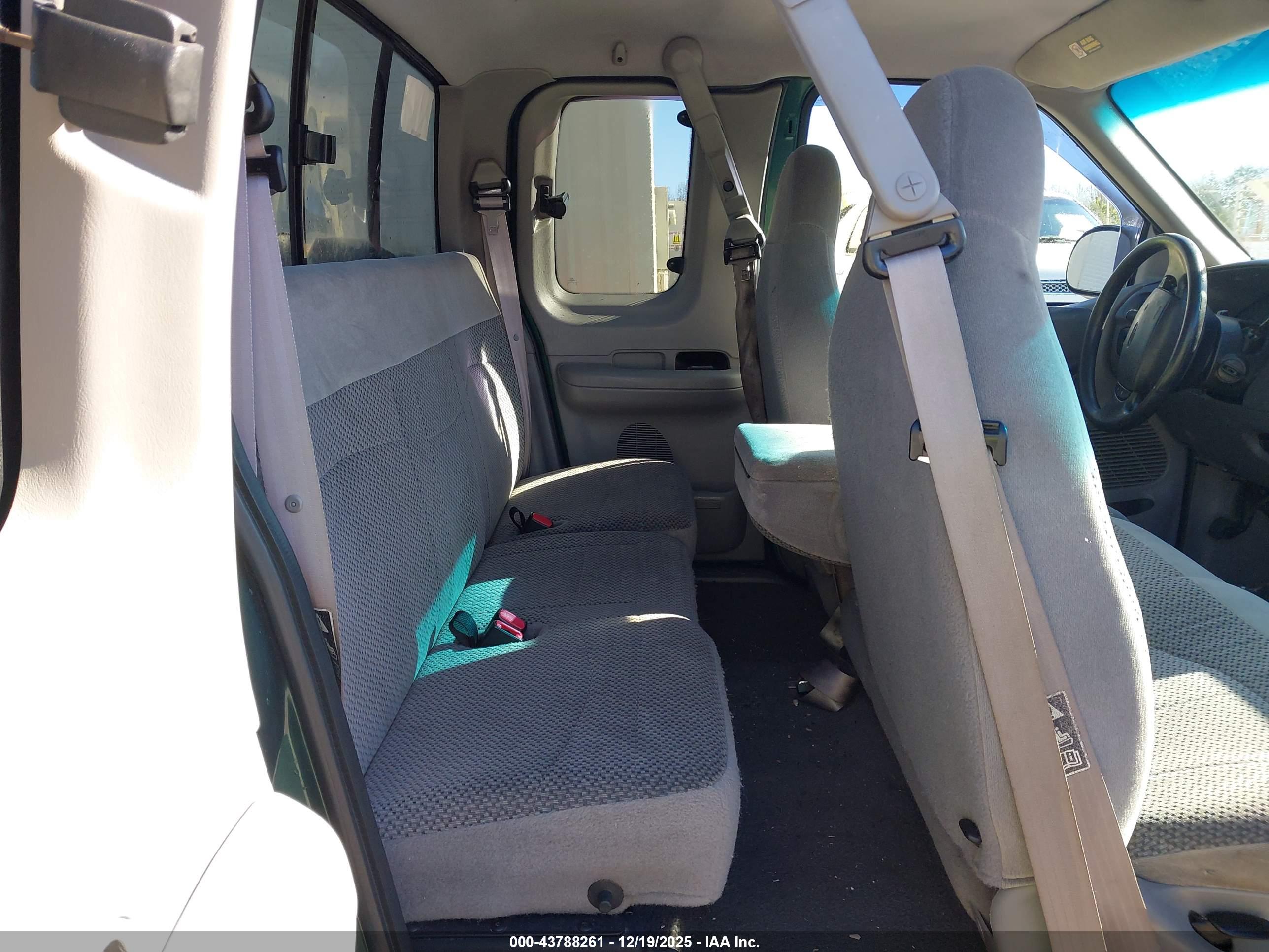 FORD F-150 image 8