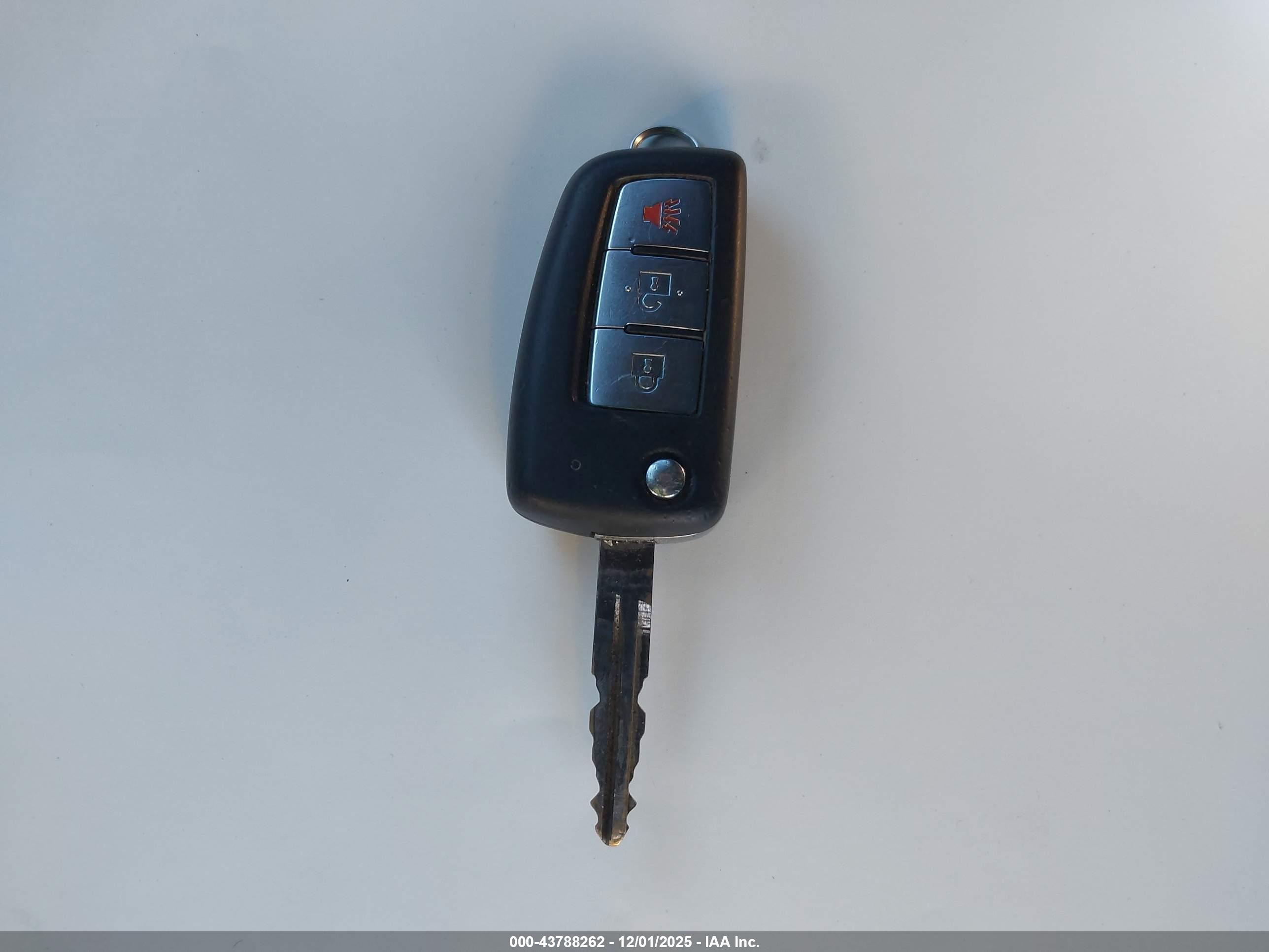 NISSAN ROGUE image 11