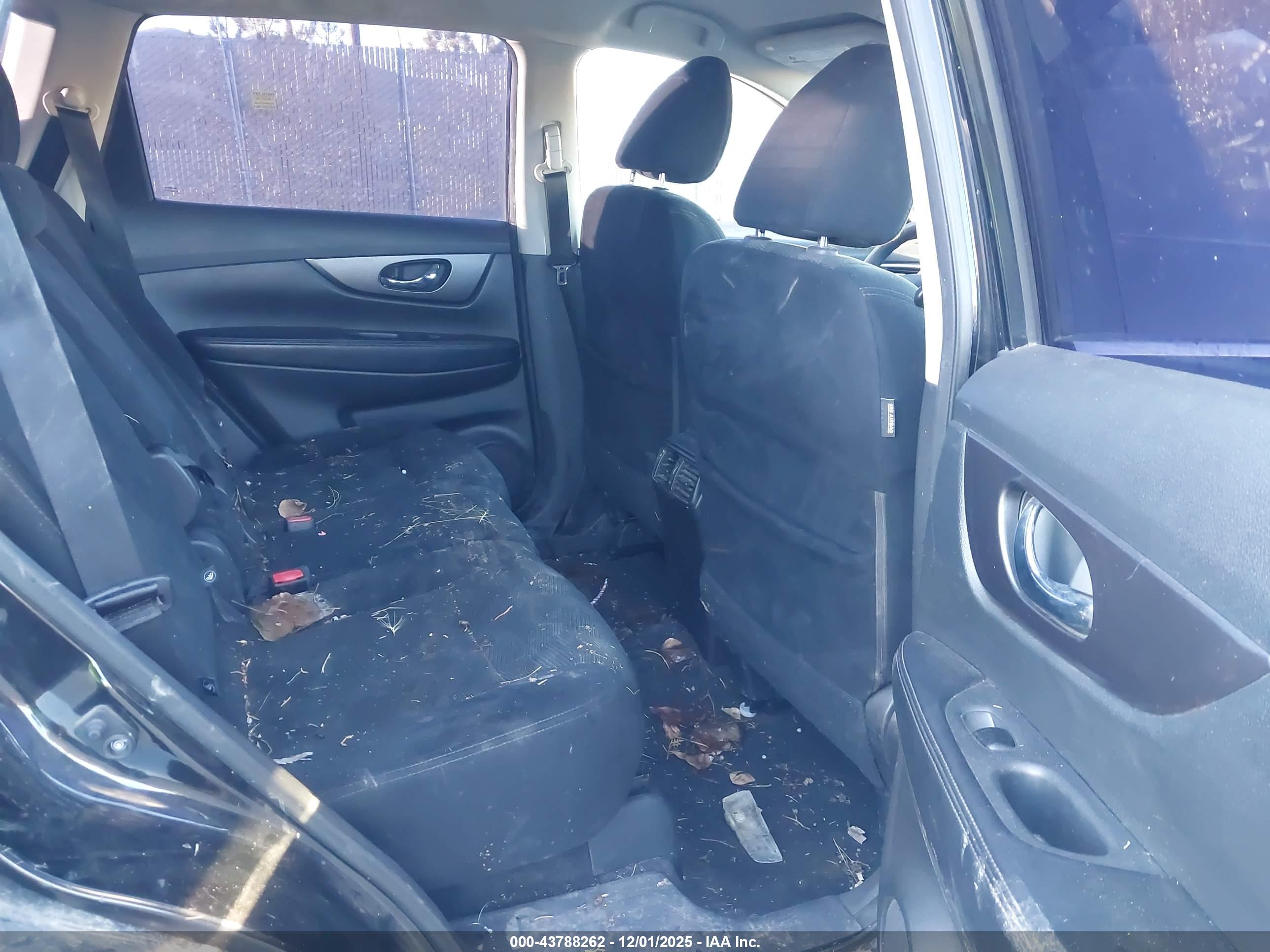 NISSAN ROGUE image 8