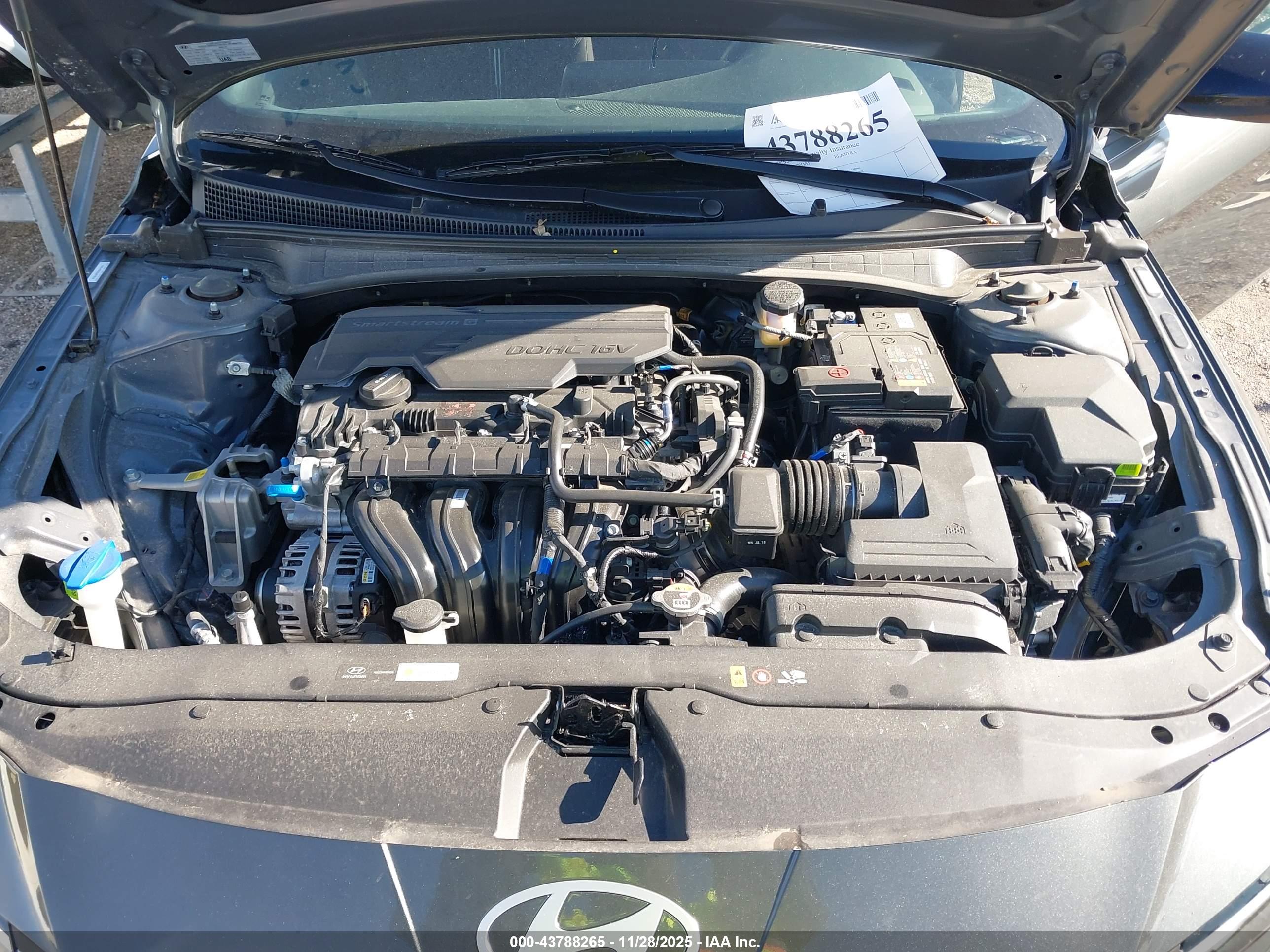 HYUNDAI ELANTRA image 10