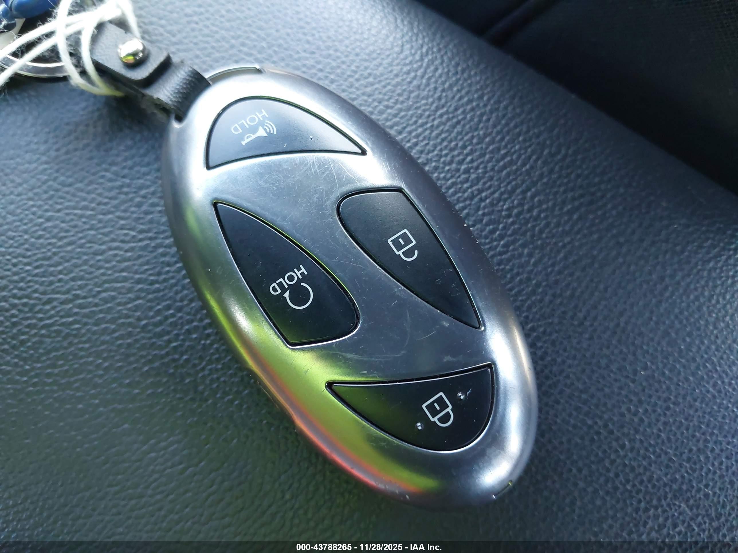 HYUNDAI ELANTRA image 11