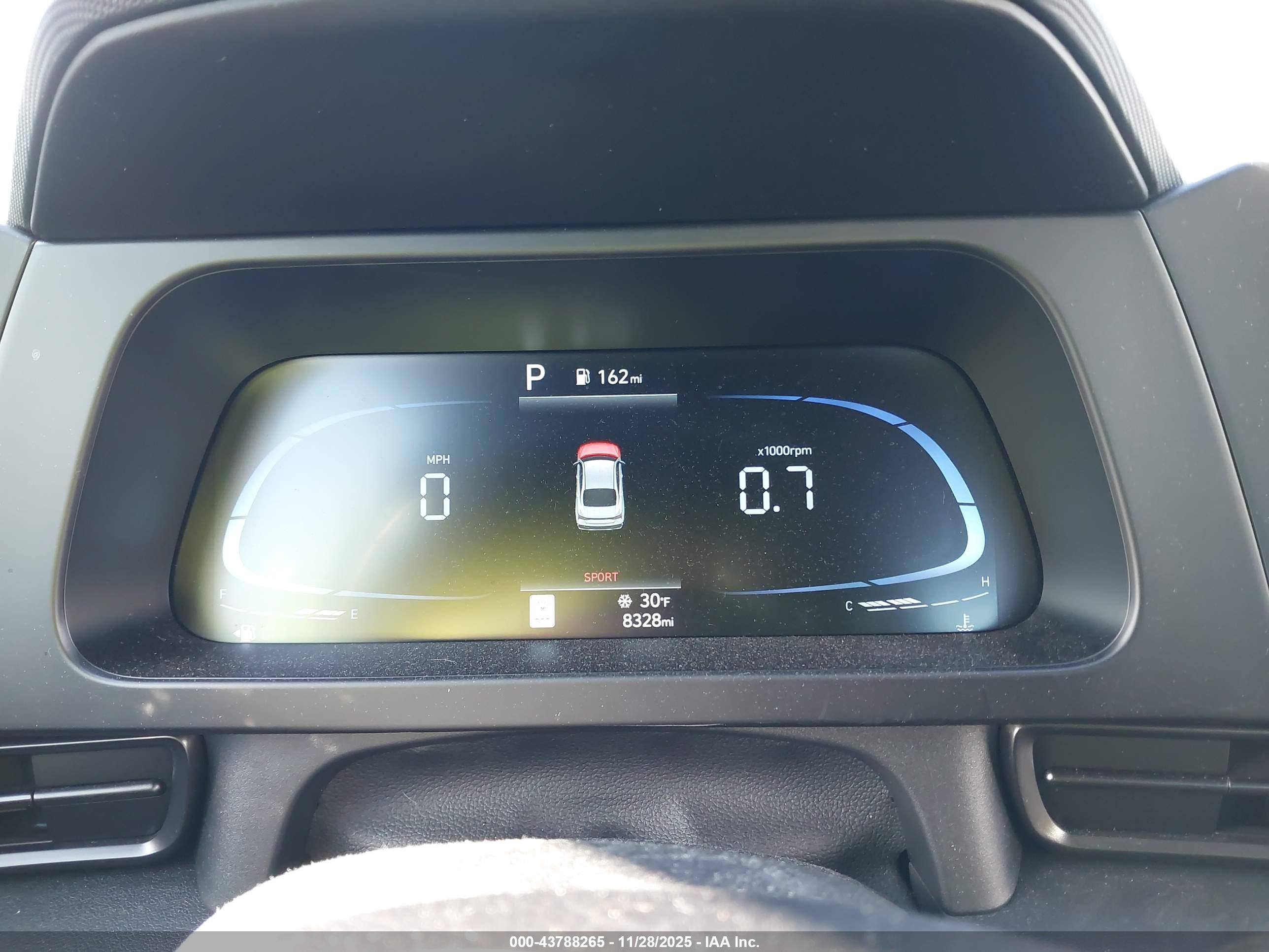 HYUNDAI ELANTRA image 7