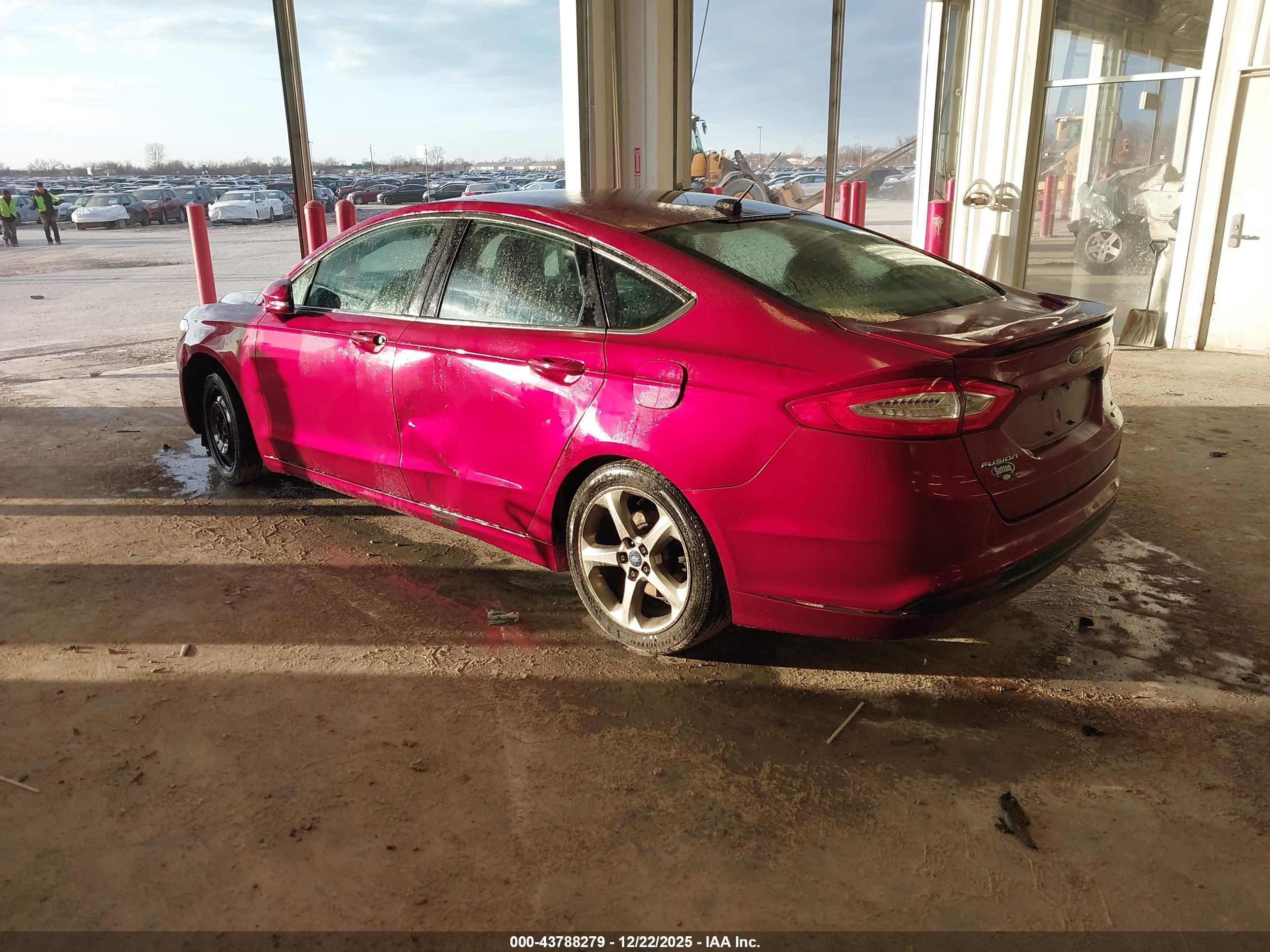 FORD FUSION image 3