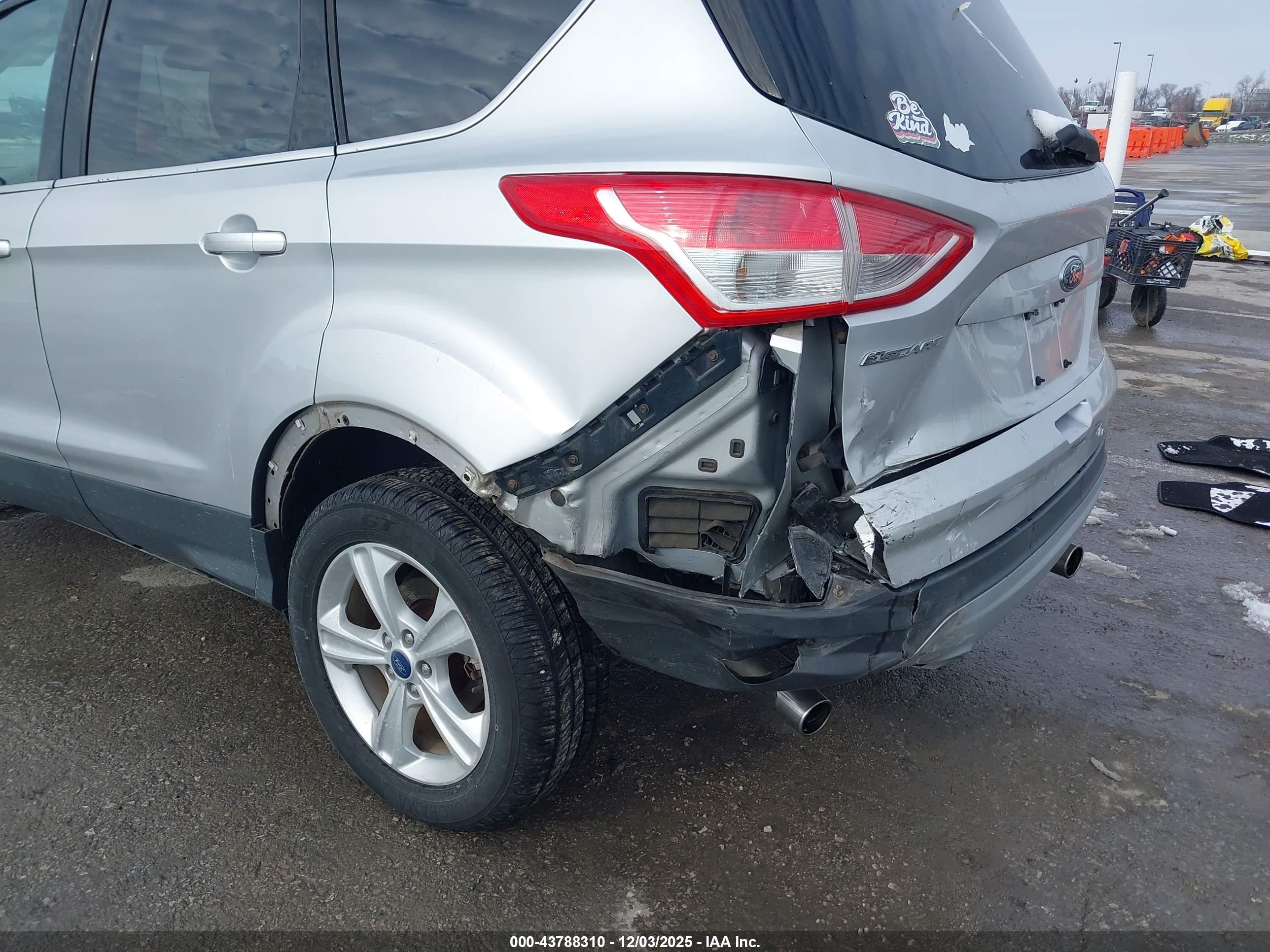 FORD ESCAPE image 6