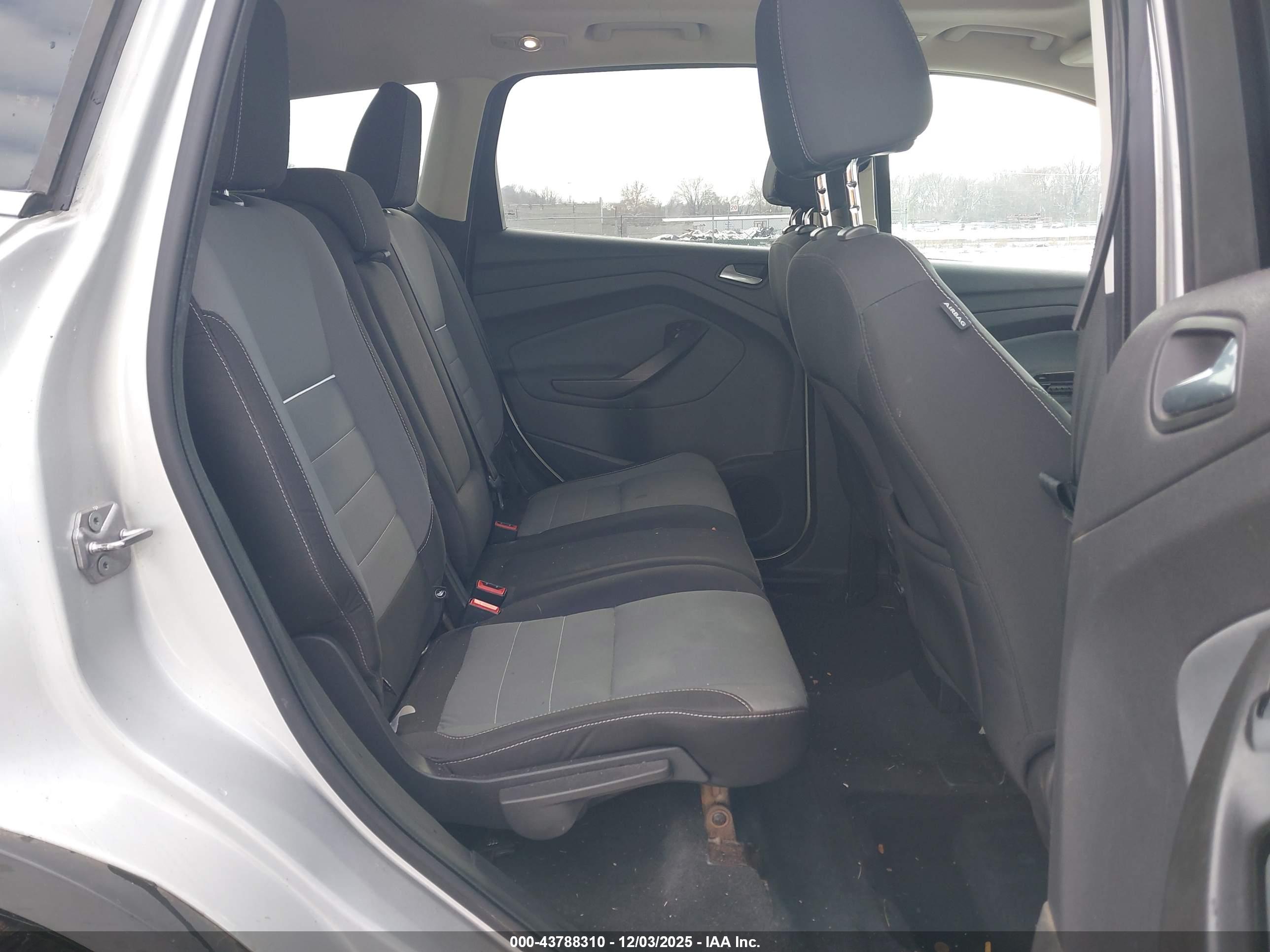 FORD ESCAPE image 8