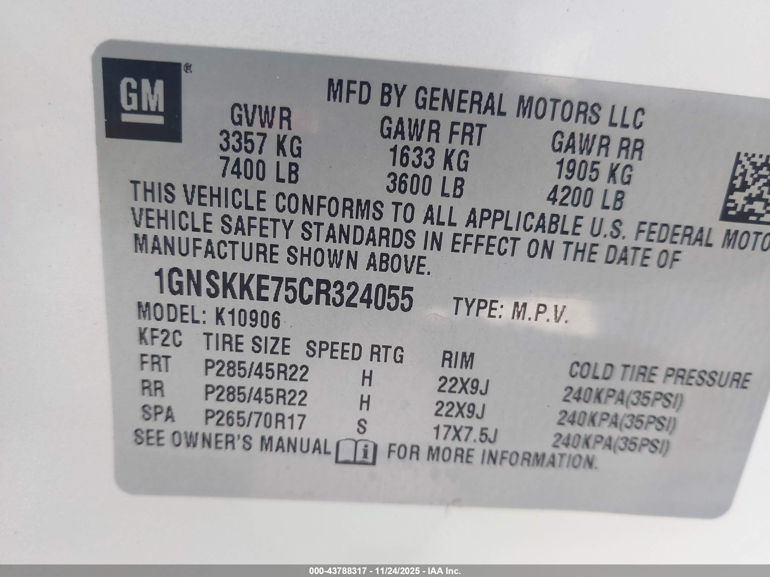 CHEVROLET SUBURBAN image 9