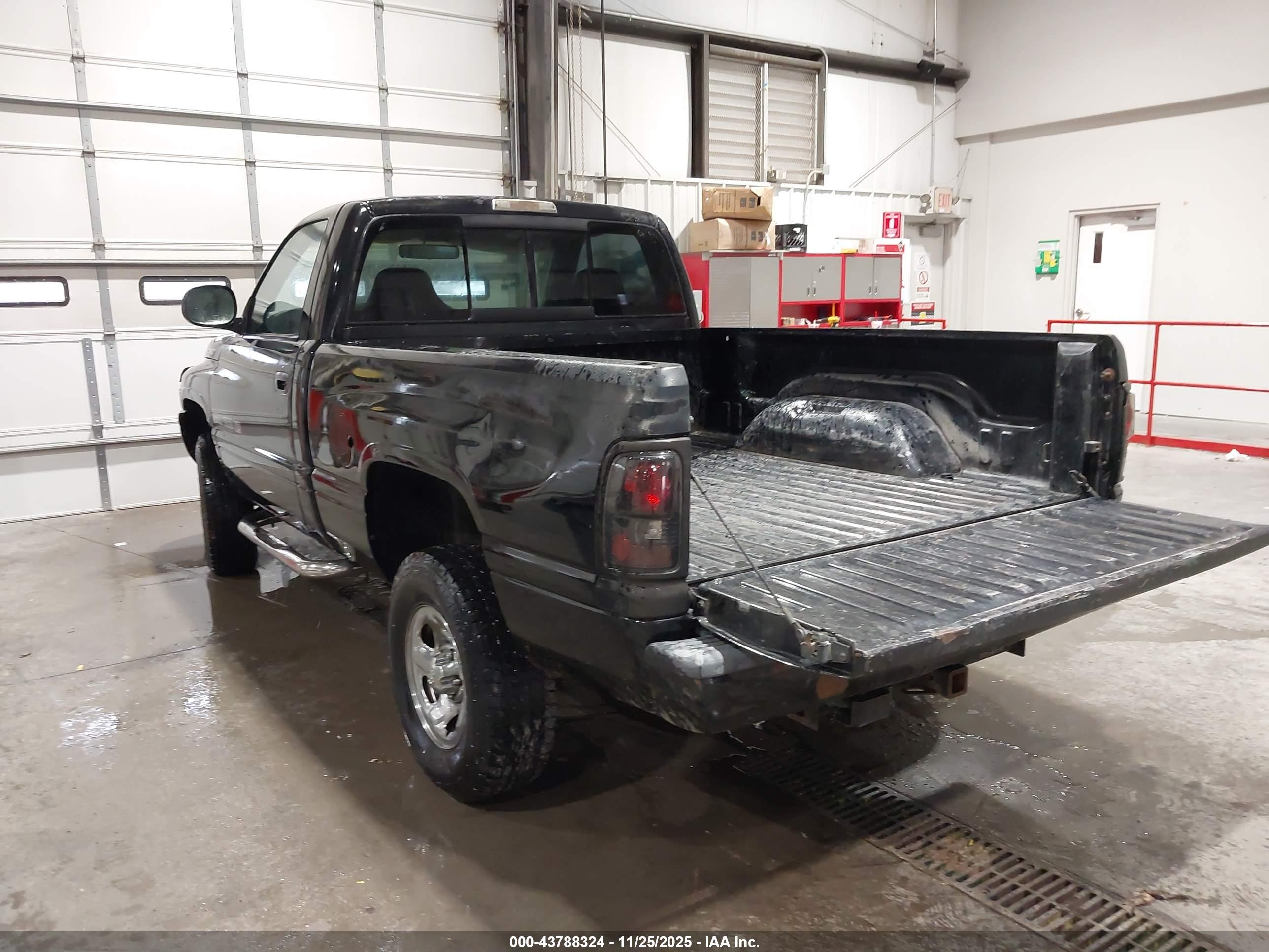 DODGE RAM image 3