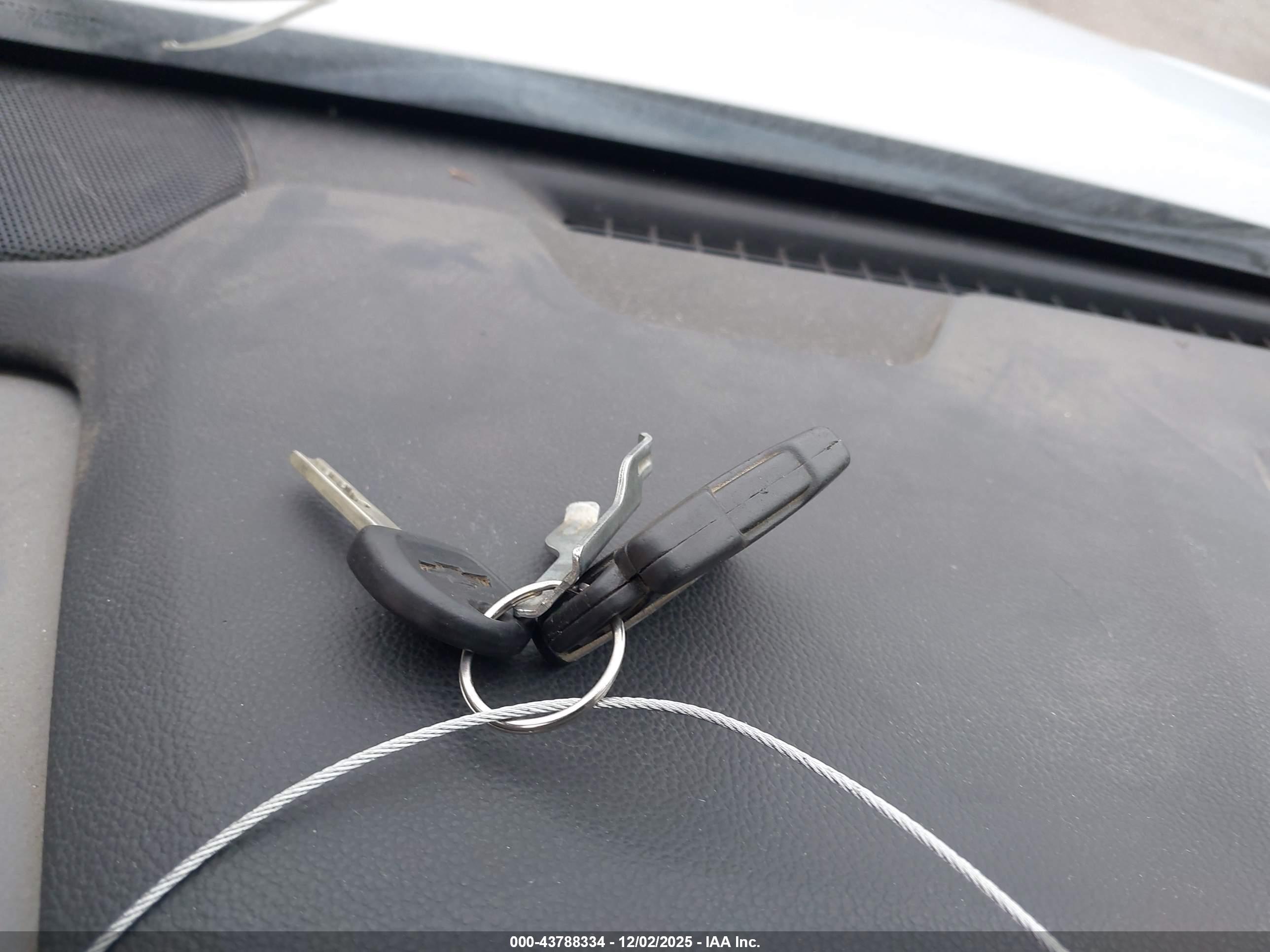CHEVROLET COLORADO image 11