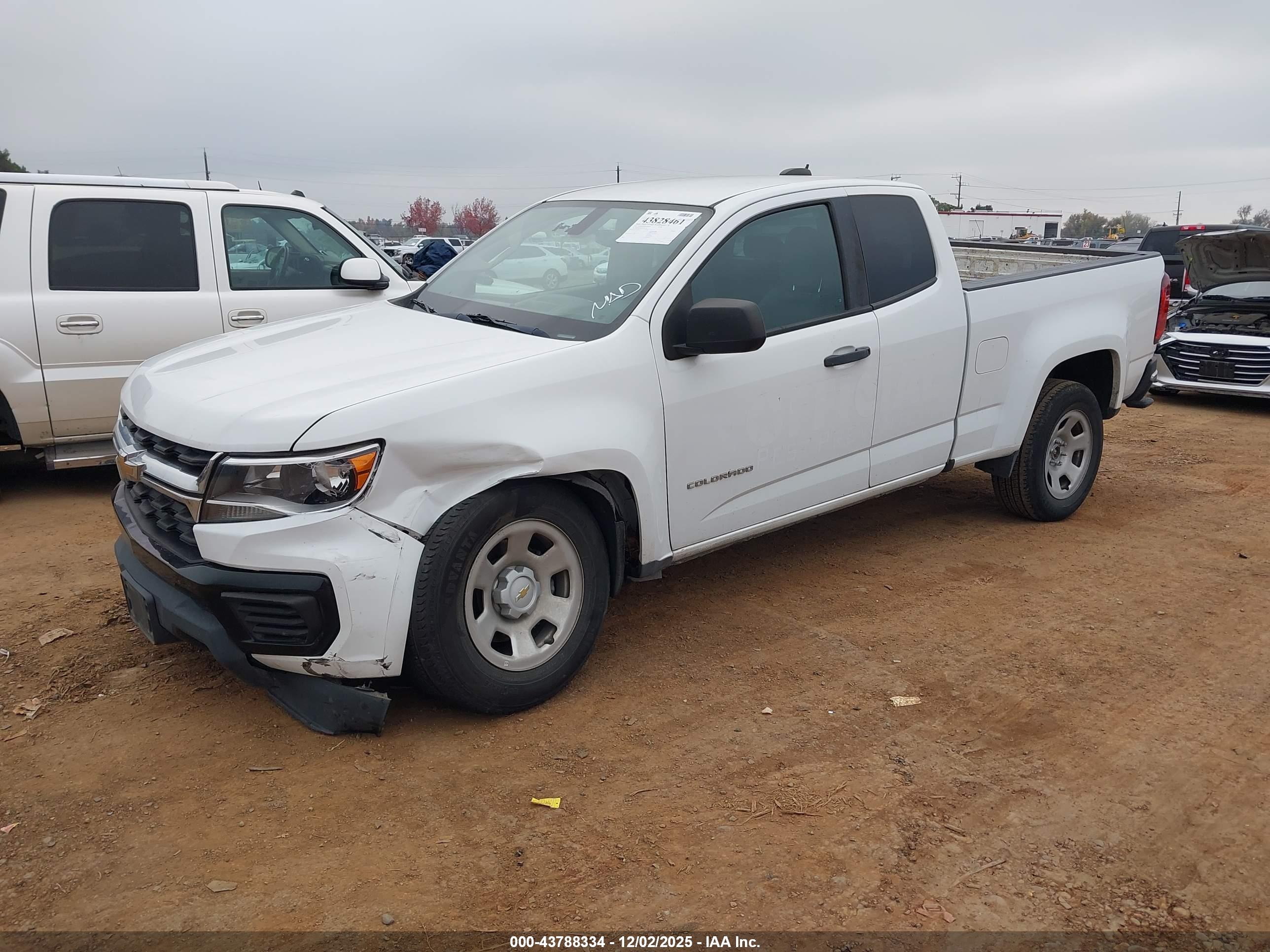CHEVROLET COLORADO image 2