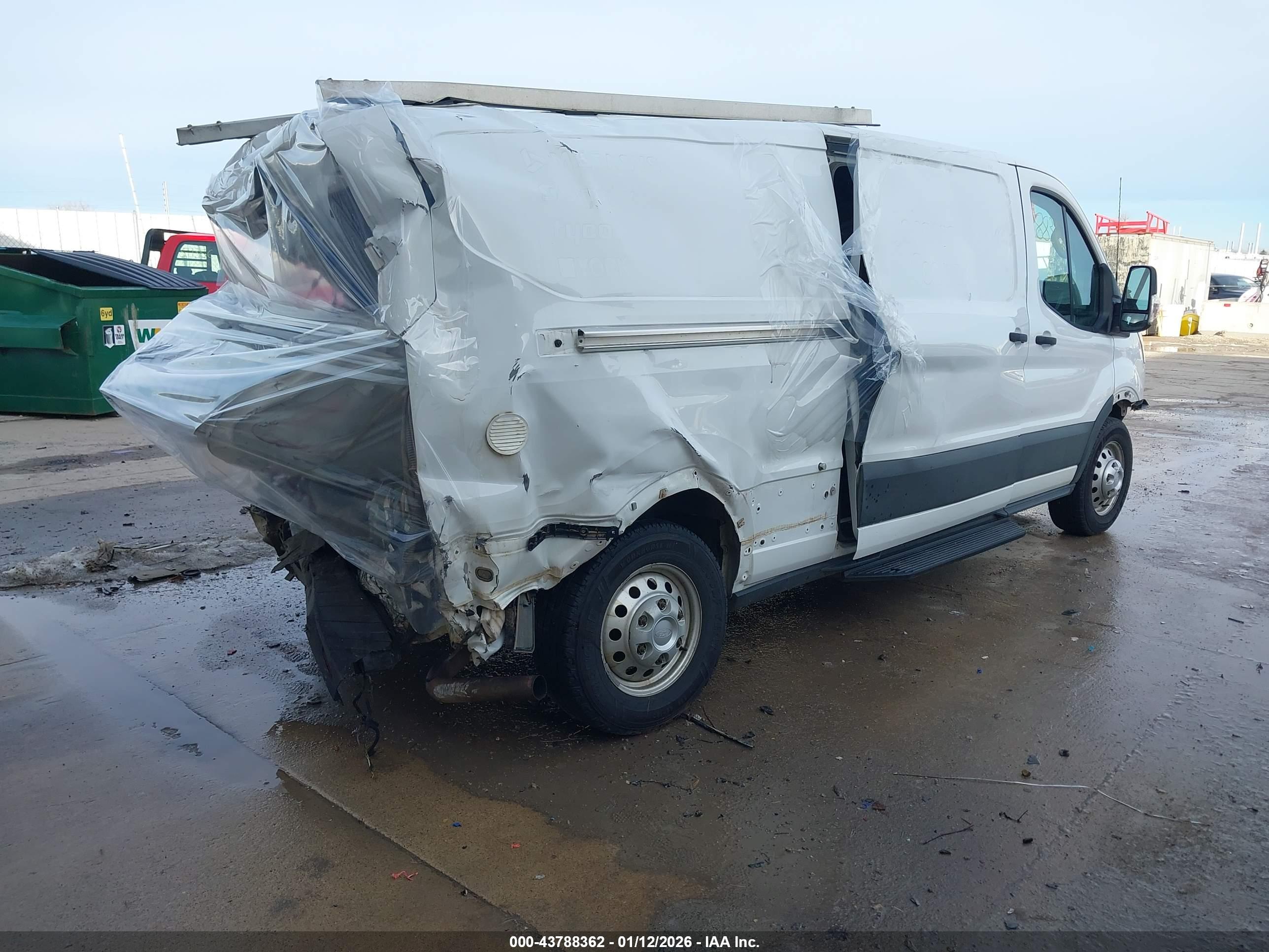 FORD TRANSIT-350 image 4
