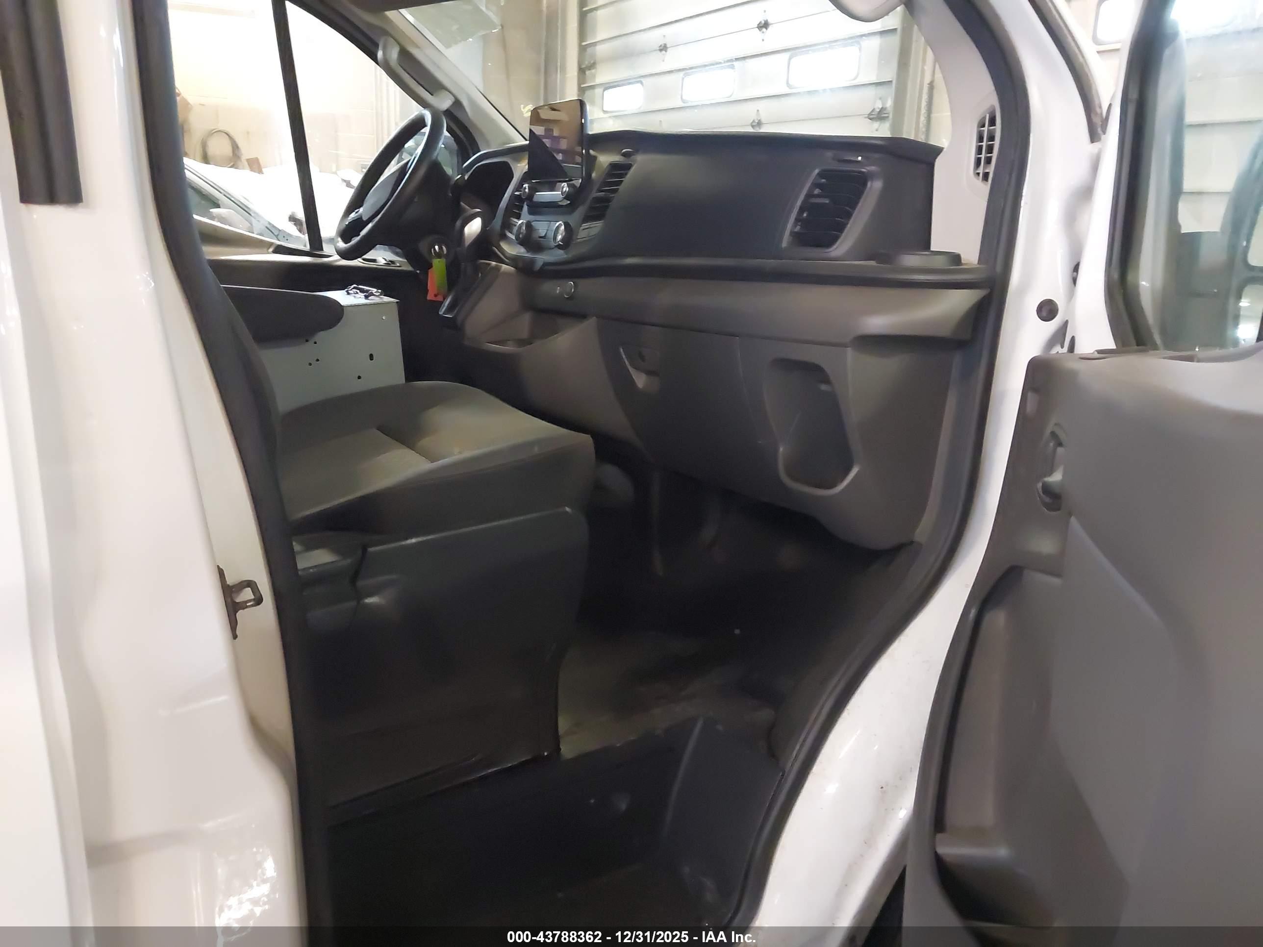 FORD TRANSIT-350 image 5
