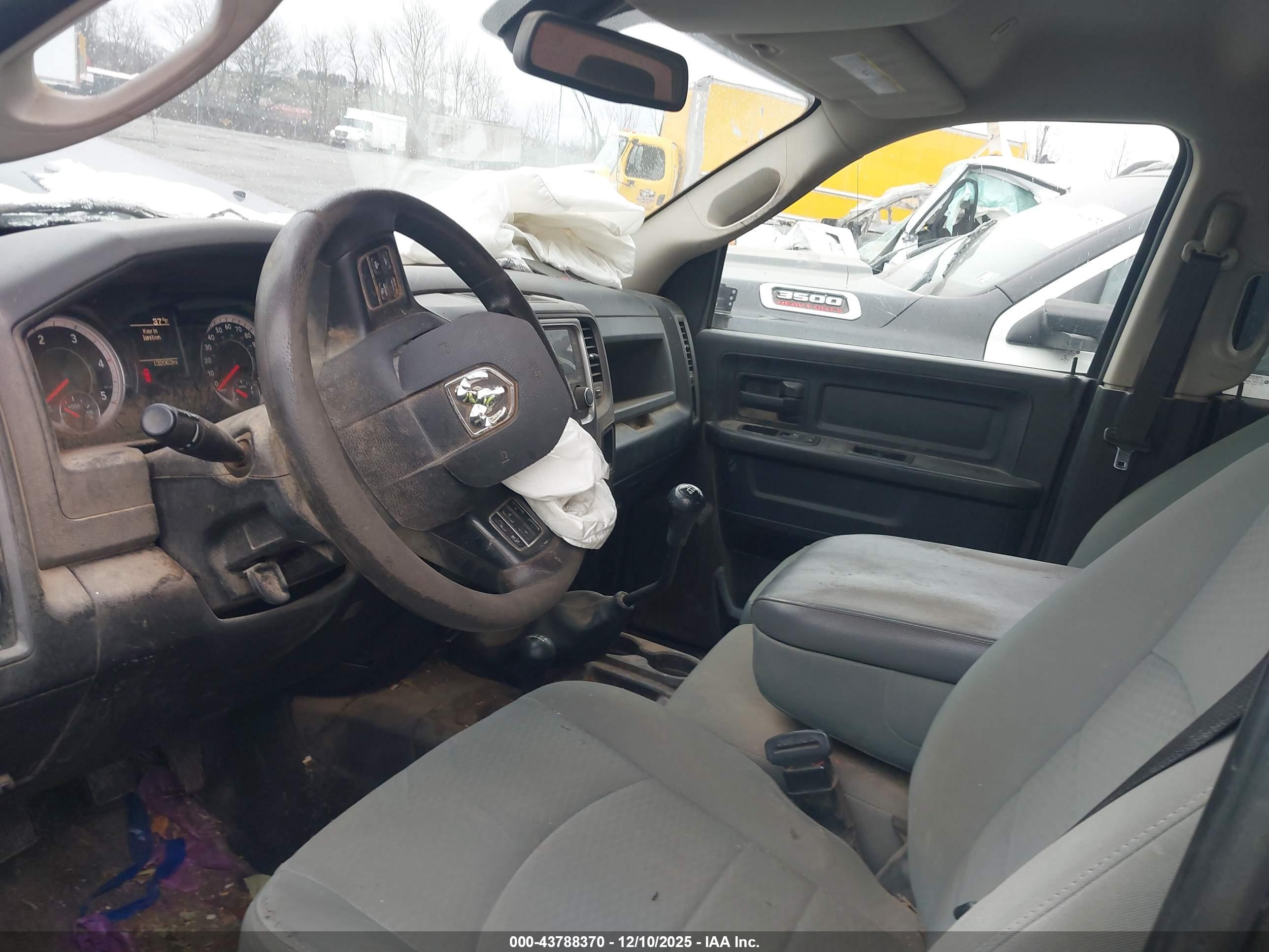 RAM 3500 image 8