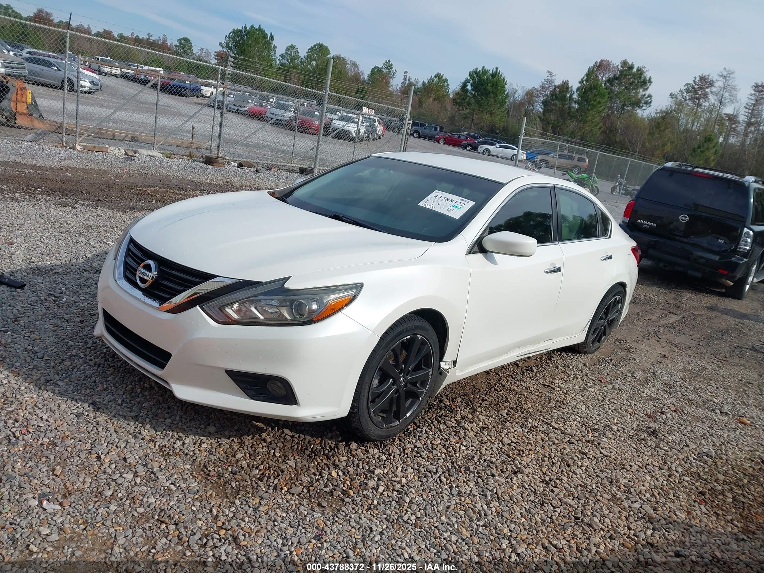 NISSAN ALTIMA image 2
