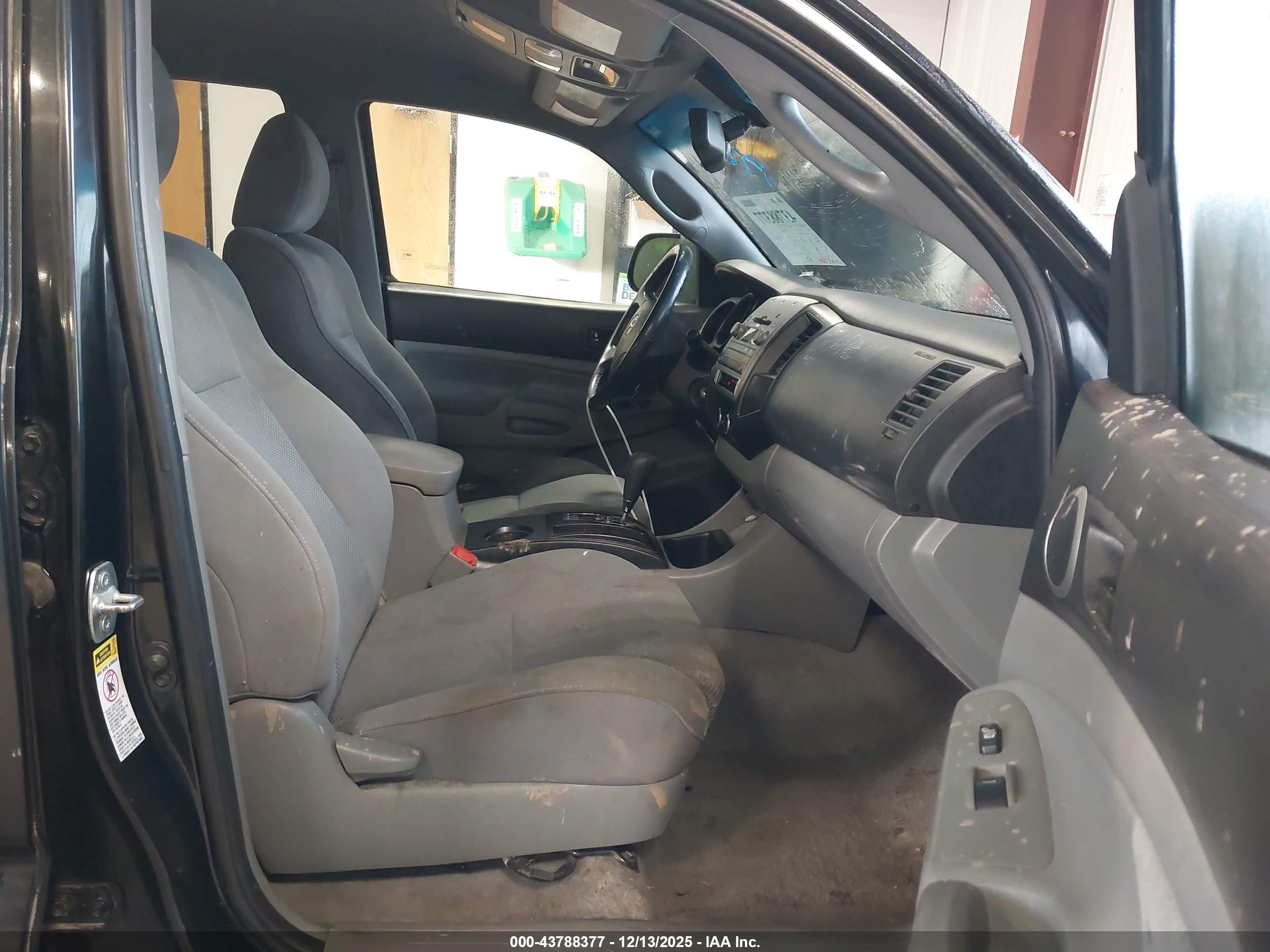 TOYOTA TACOMA image 5
