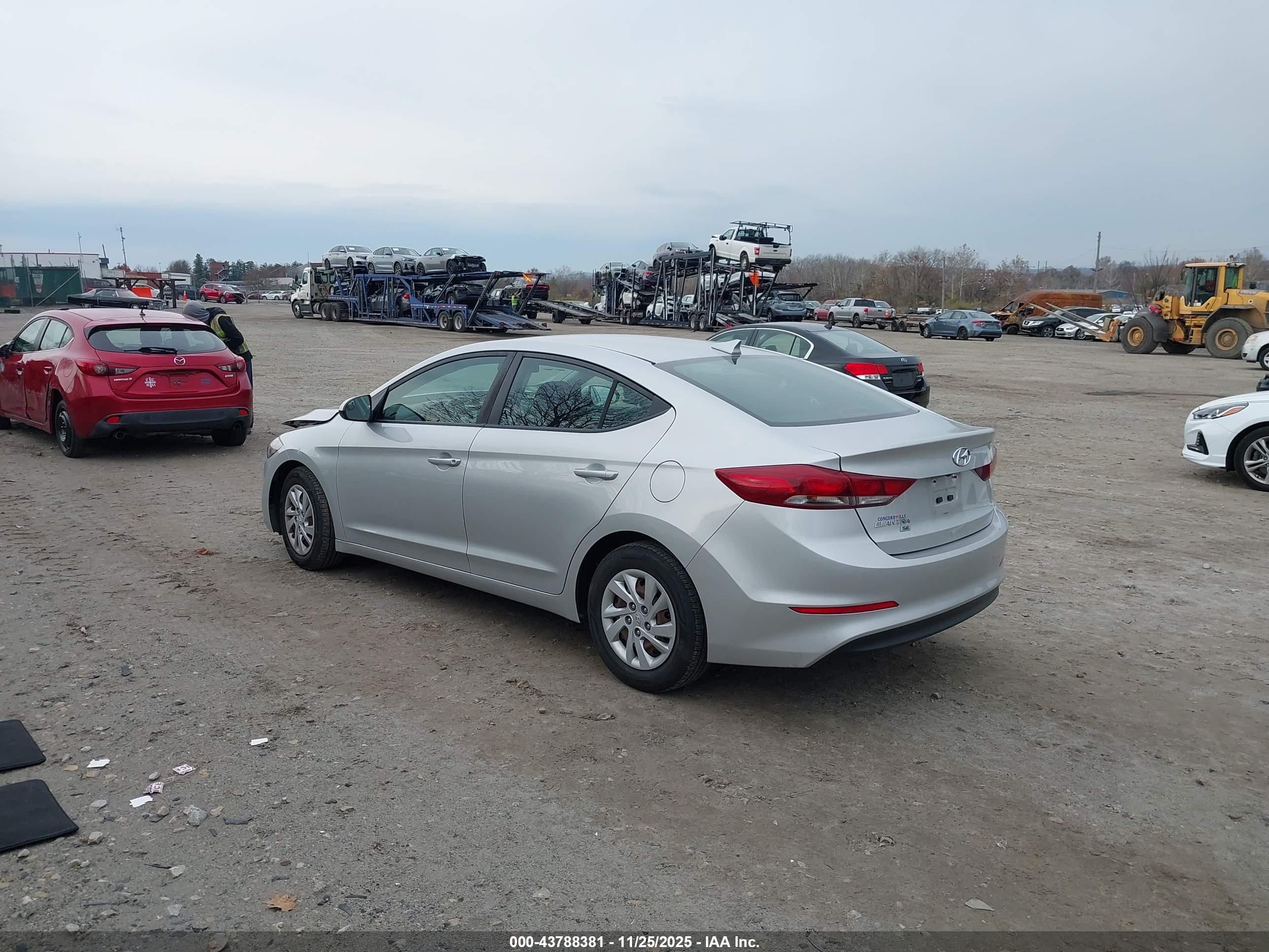 HYUNDAI ELANTRA image 3