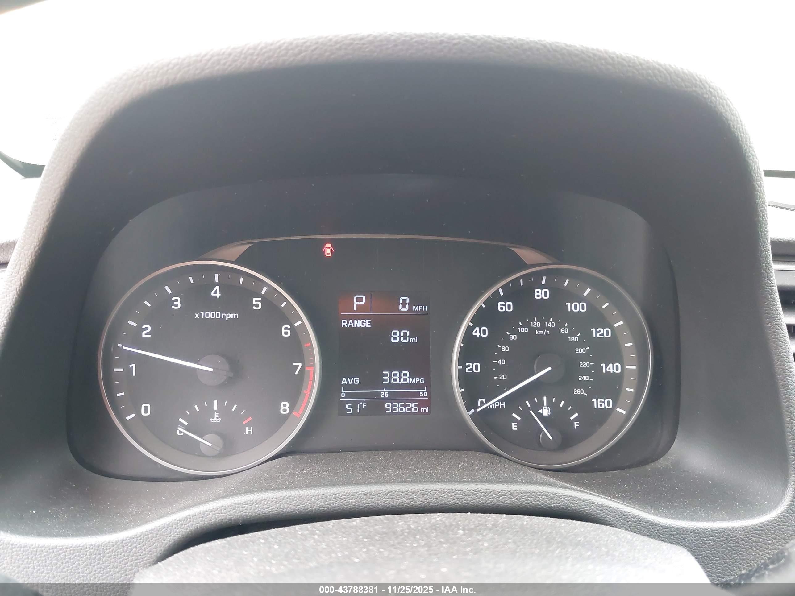 HYUNDAI ELANTRA image 7