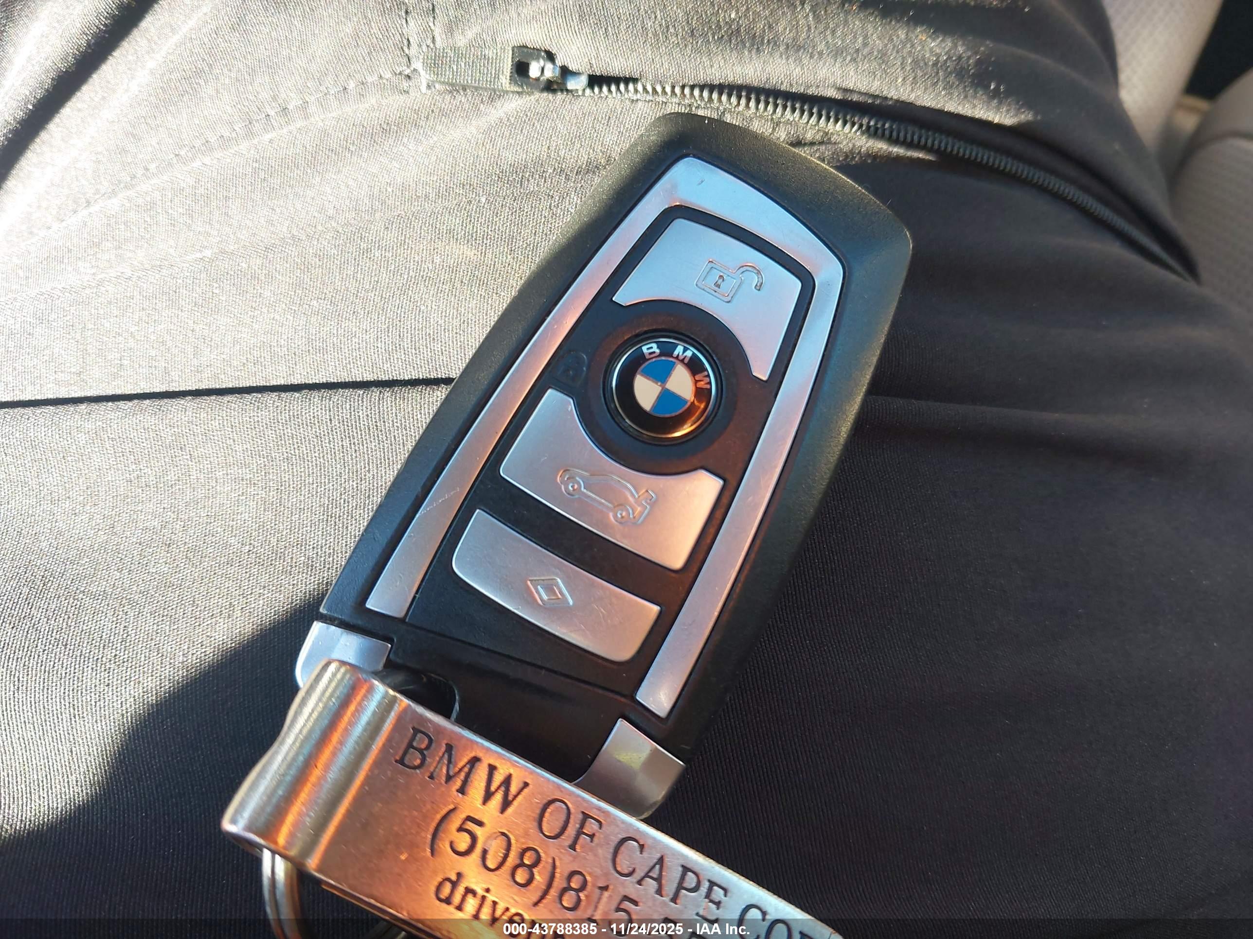 BMW 750I image 11