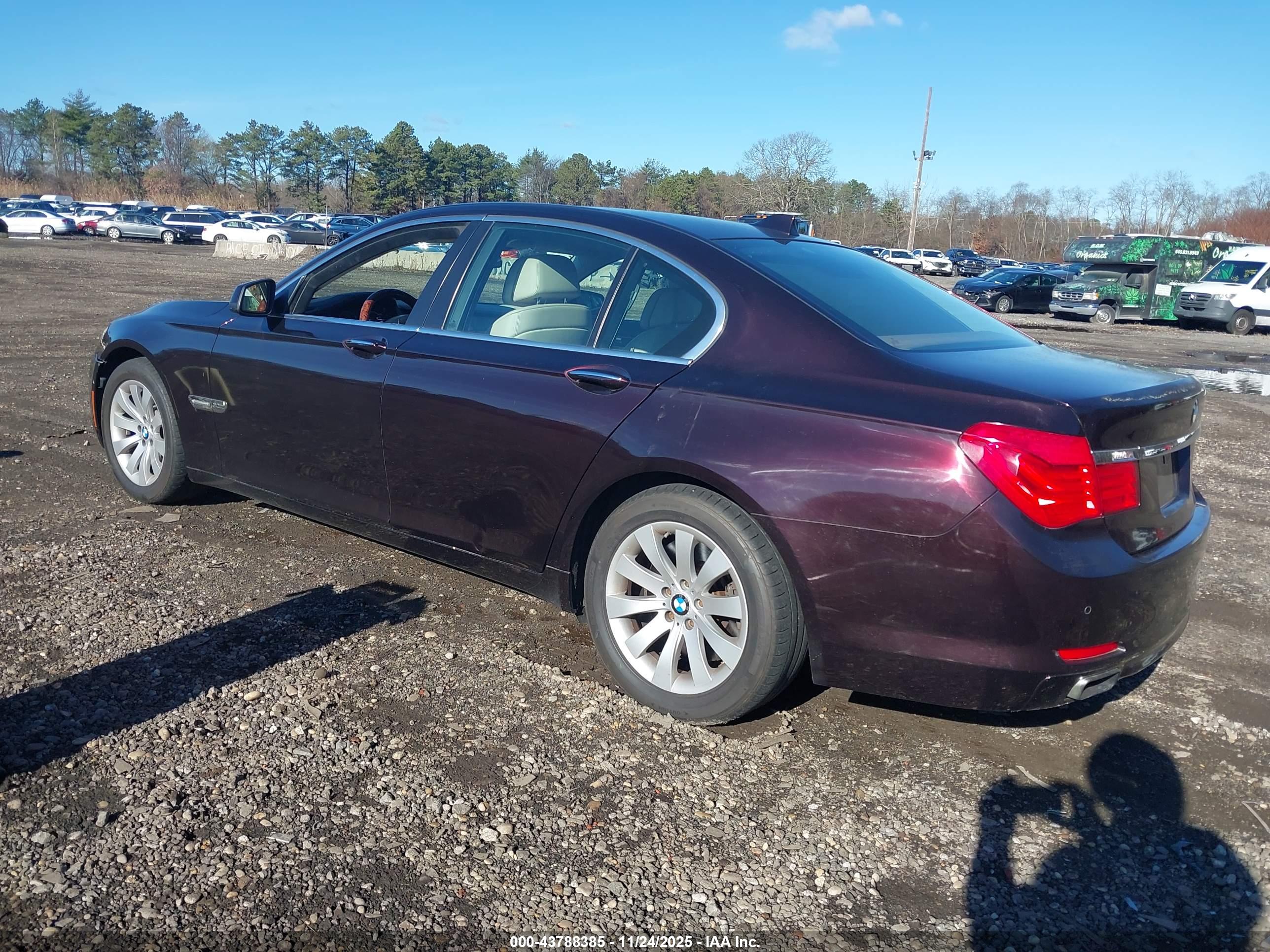 BMW 750I image 3