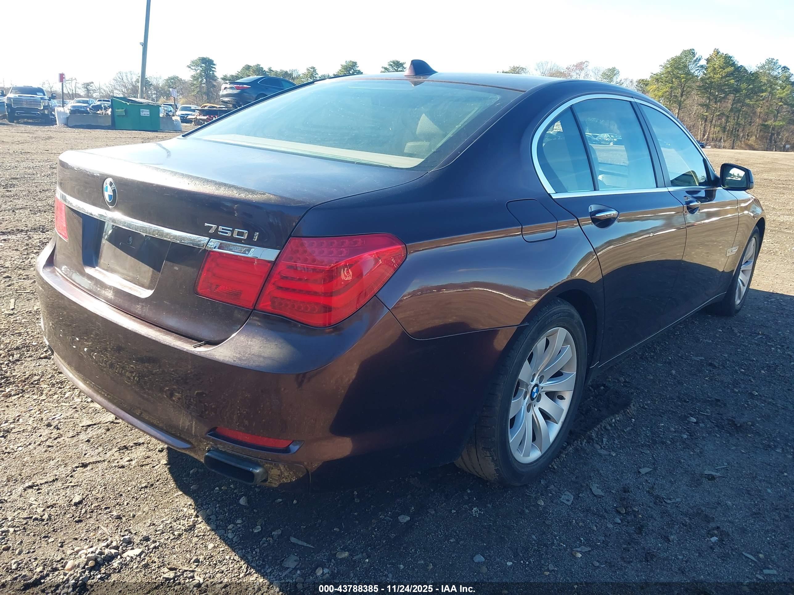 BMW 750I image 4