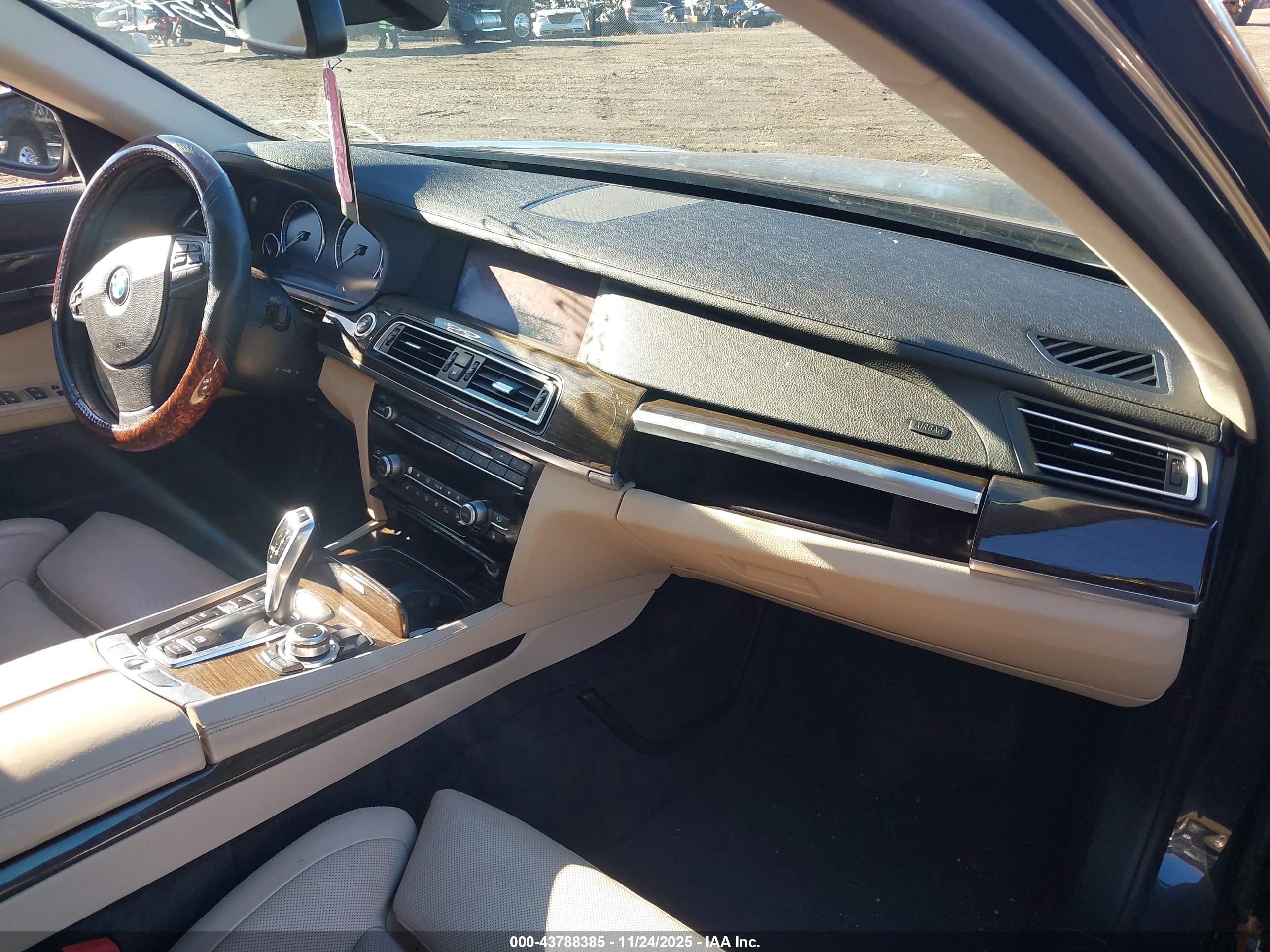 BMW 750I image 5