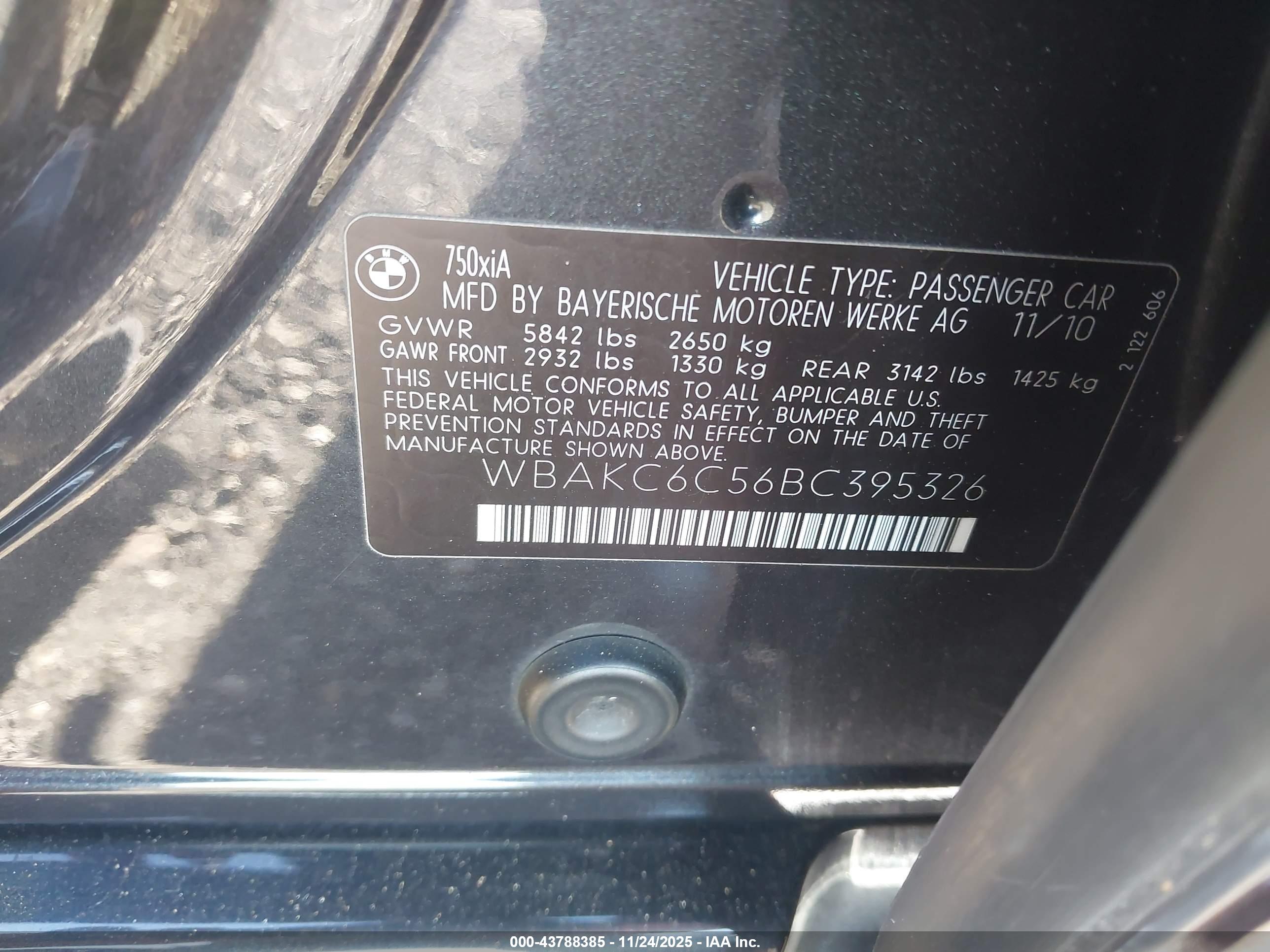 BMW 750I image 9