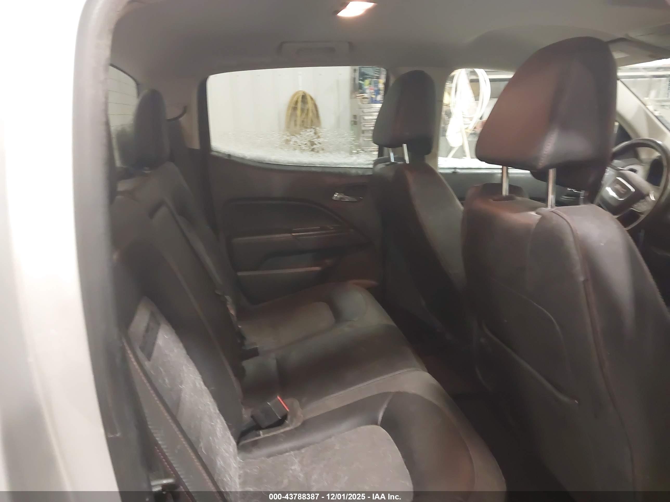 GMC CANYON image 8