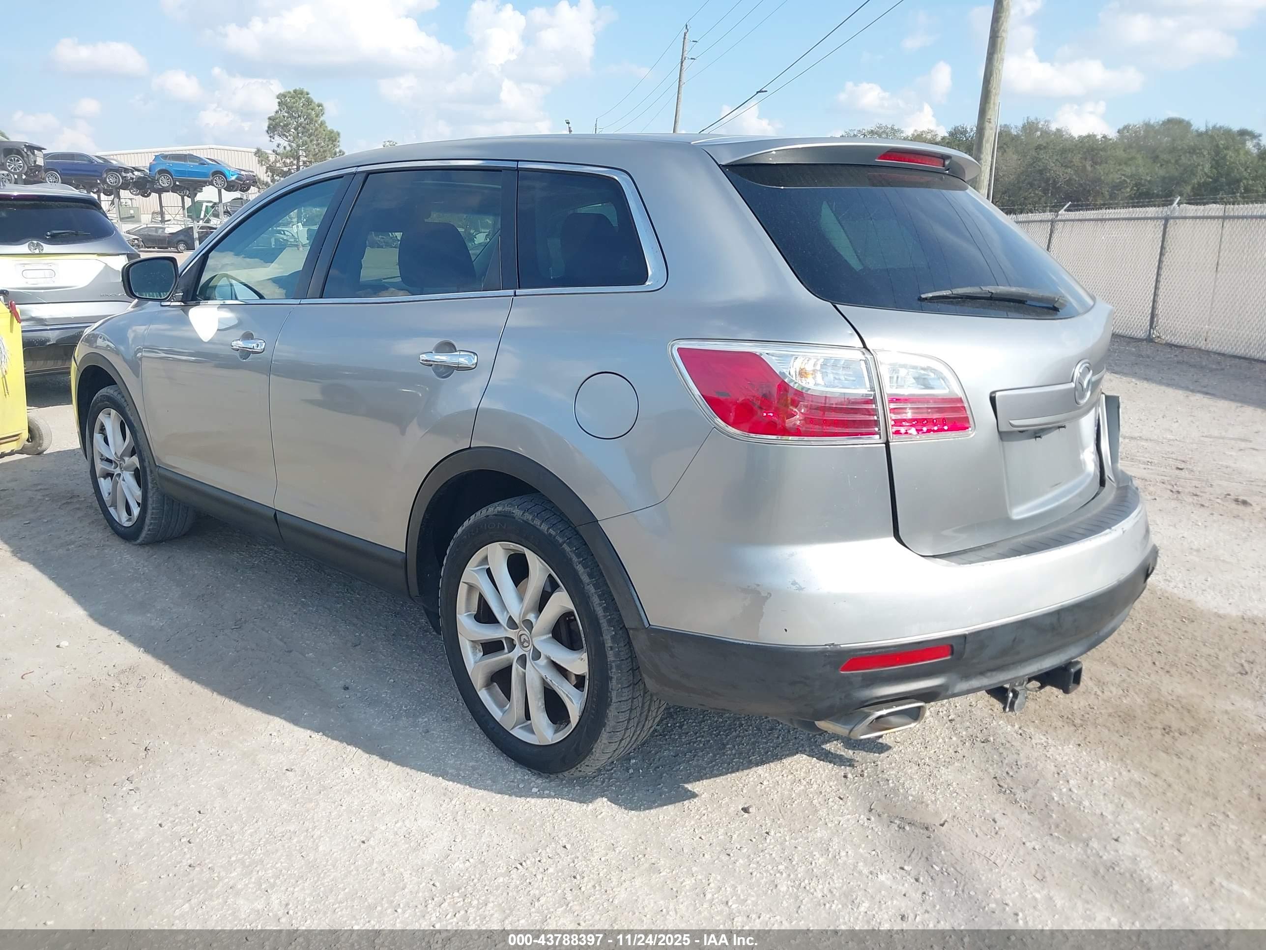 MAZDA CX-9 image 3