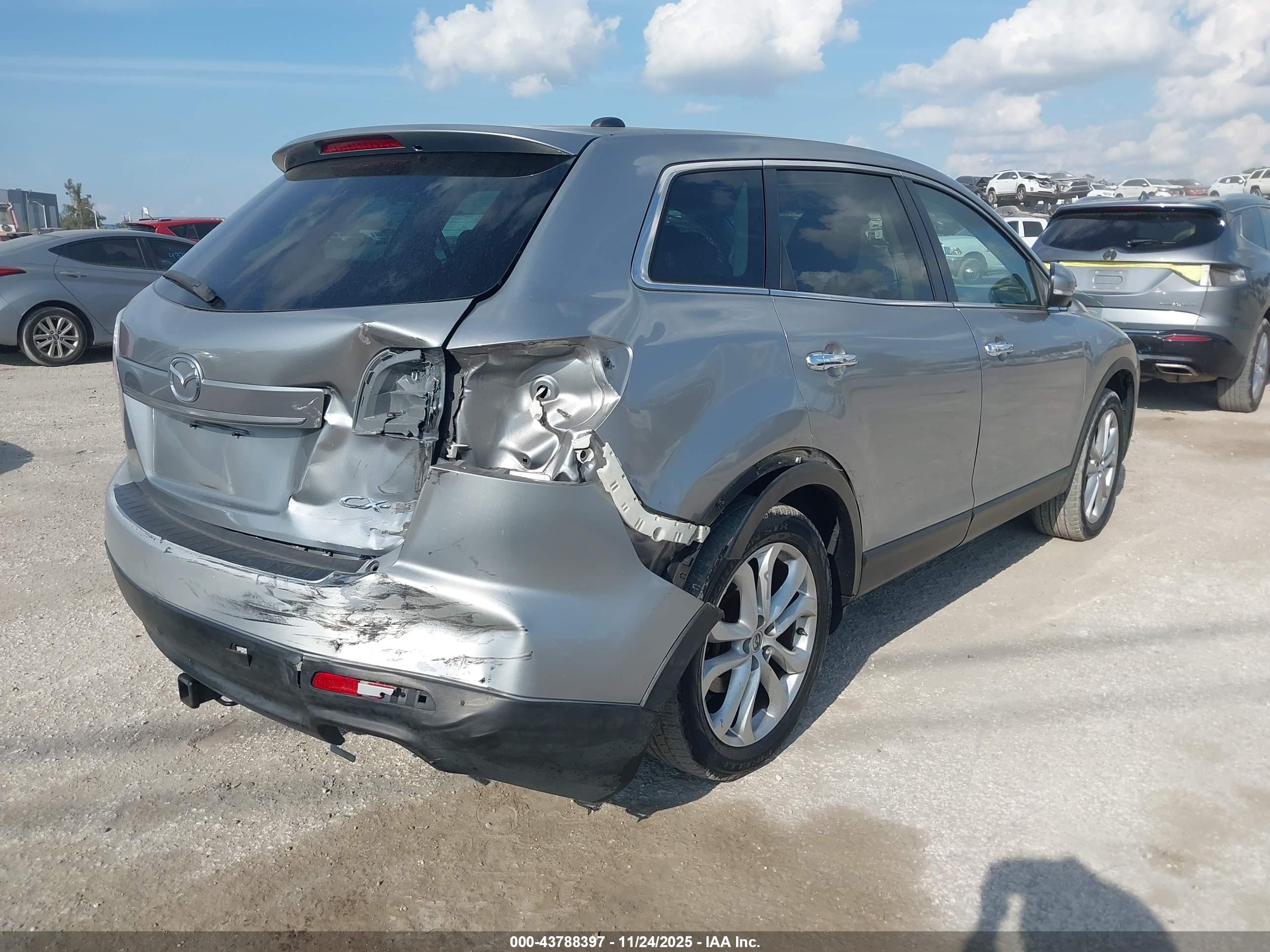 MAZDA CX-9 image 4