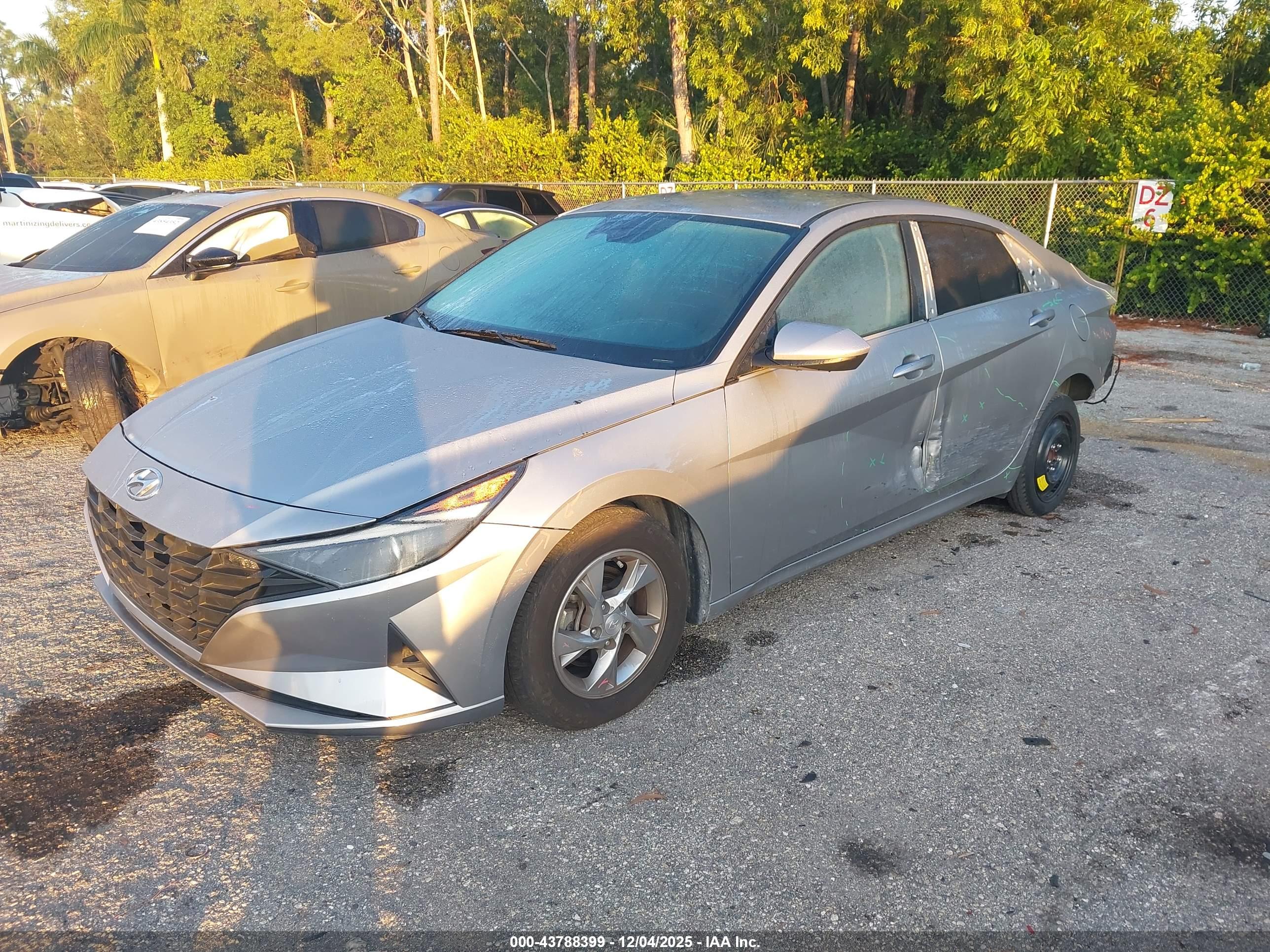 HYUNDAI ELANTRA image 2
