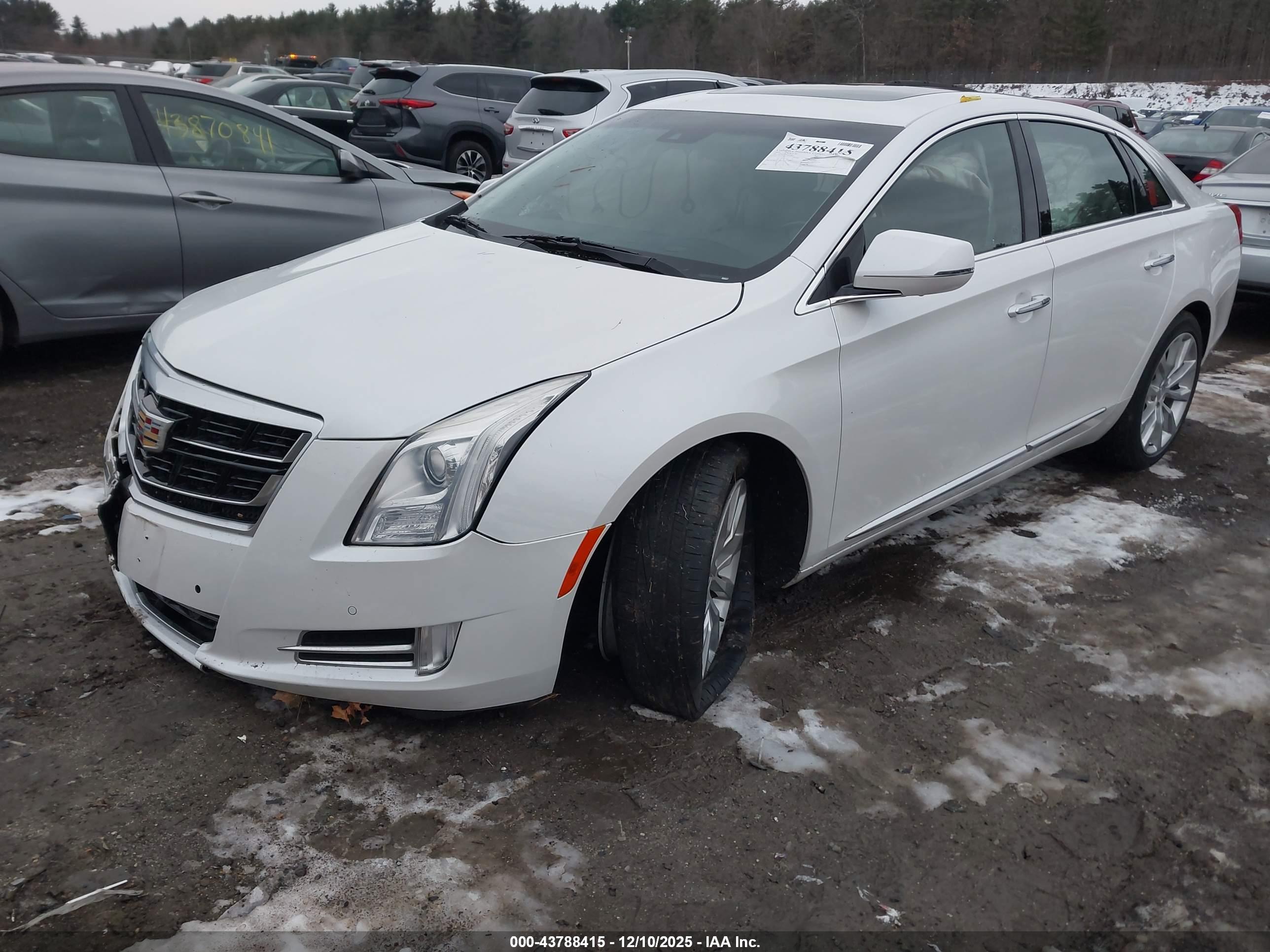 CADILLAC XTS image 2
