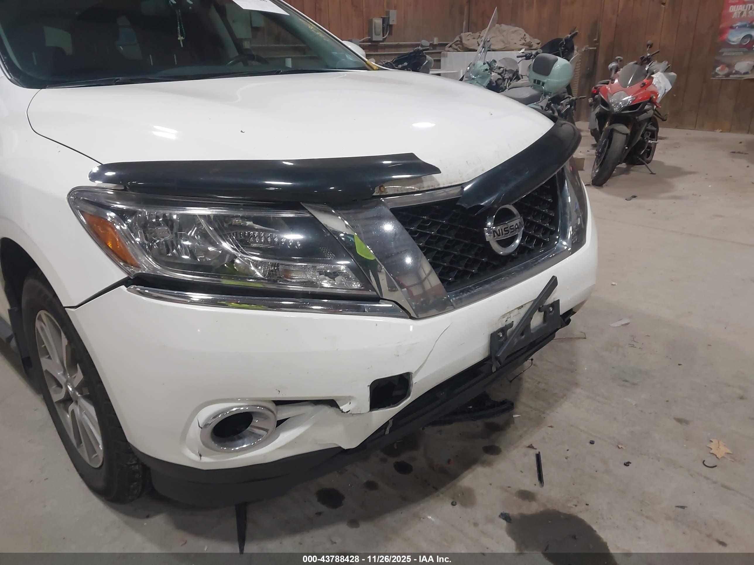 NISSAN PATHFINDER image 6