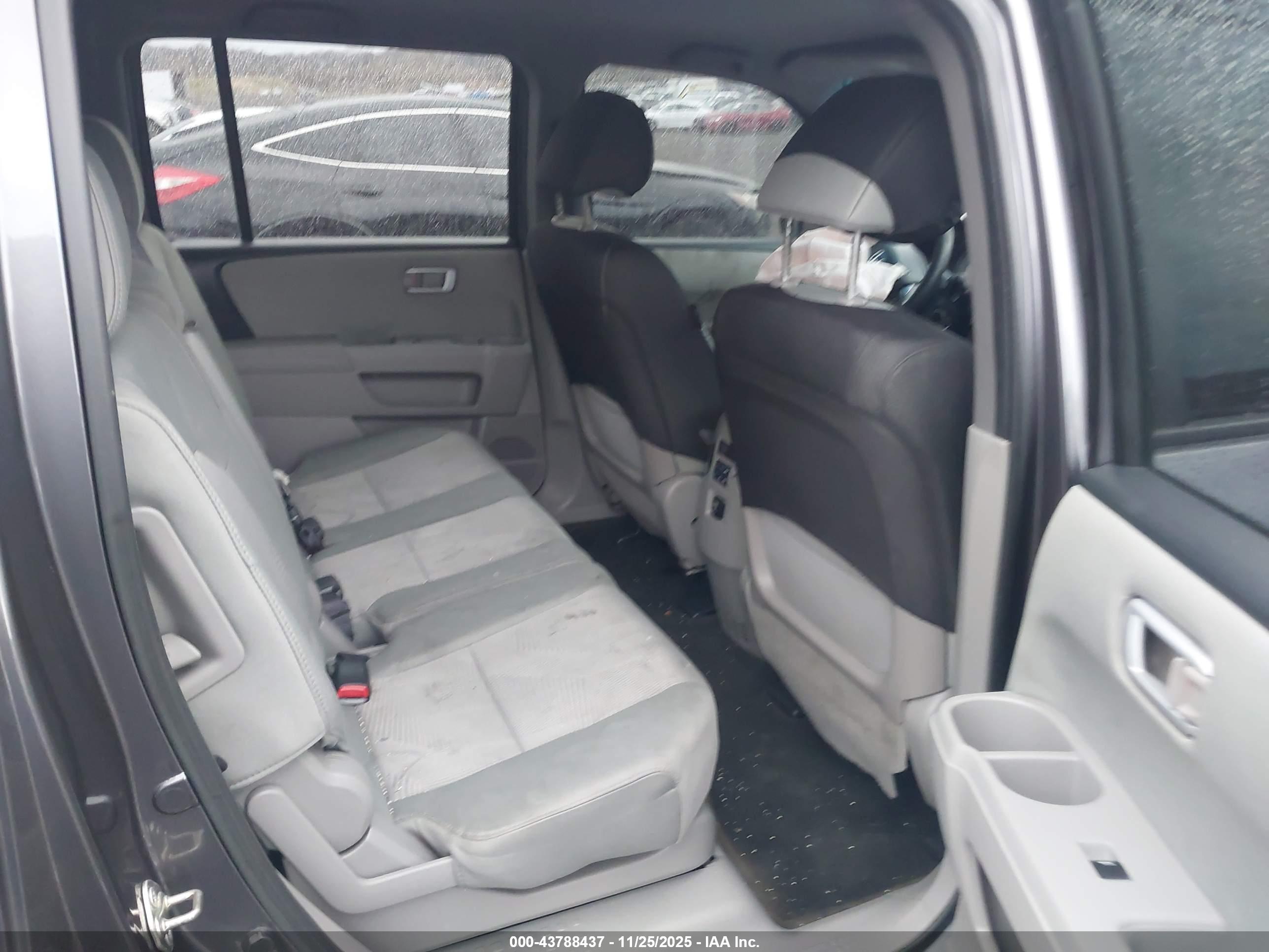 HONDA PILOT image 8