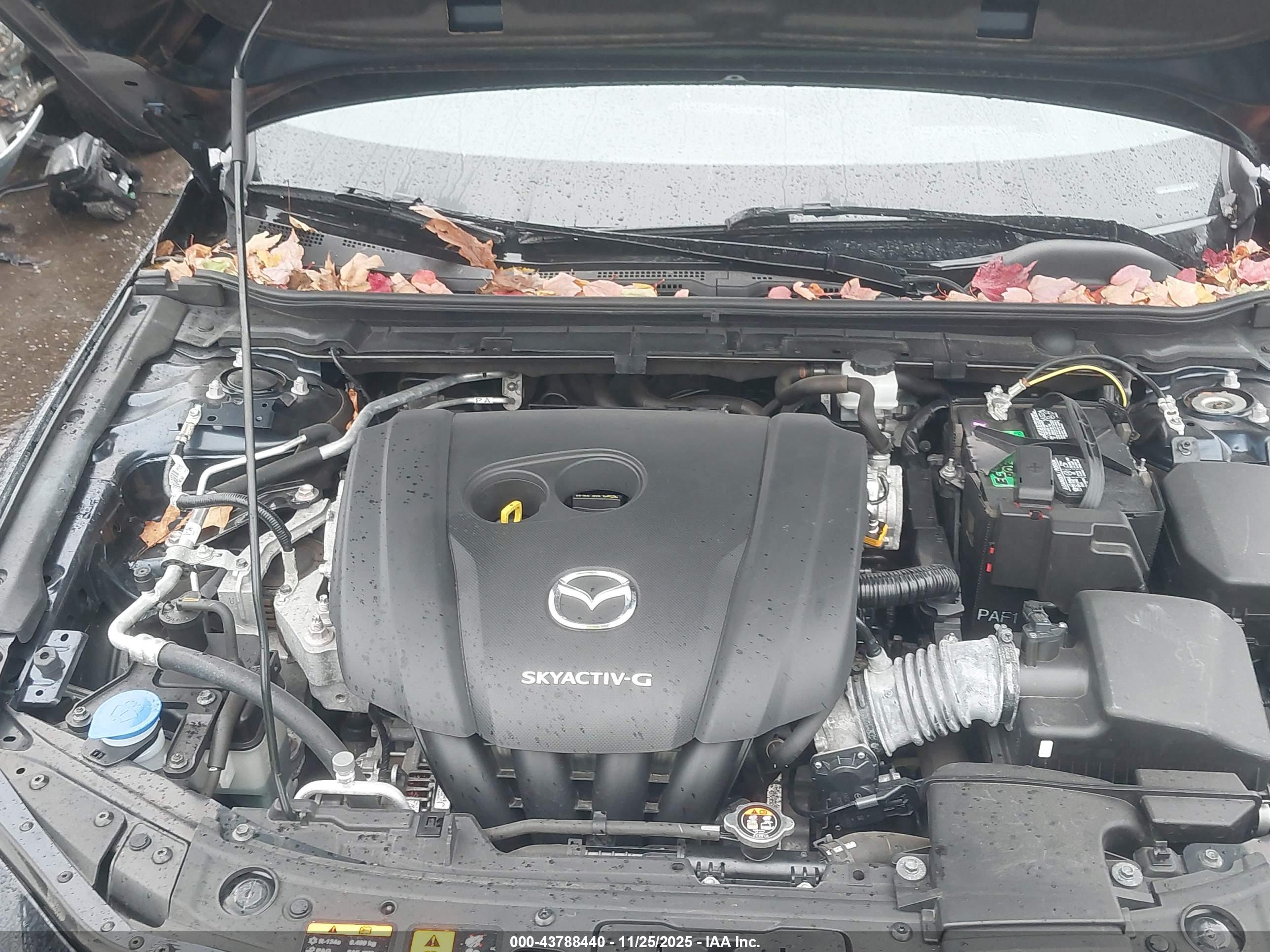 MAZDA MAZDA3 image 10