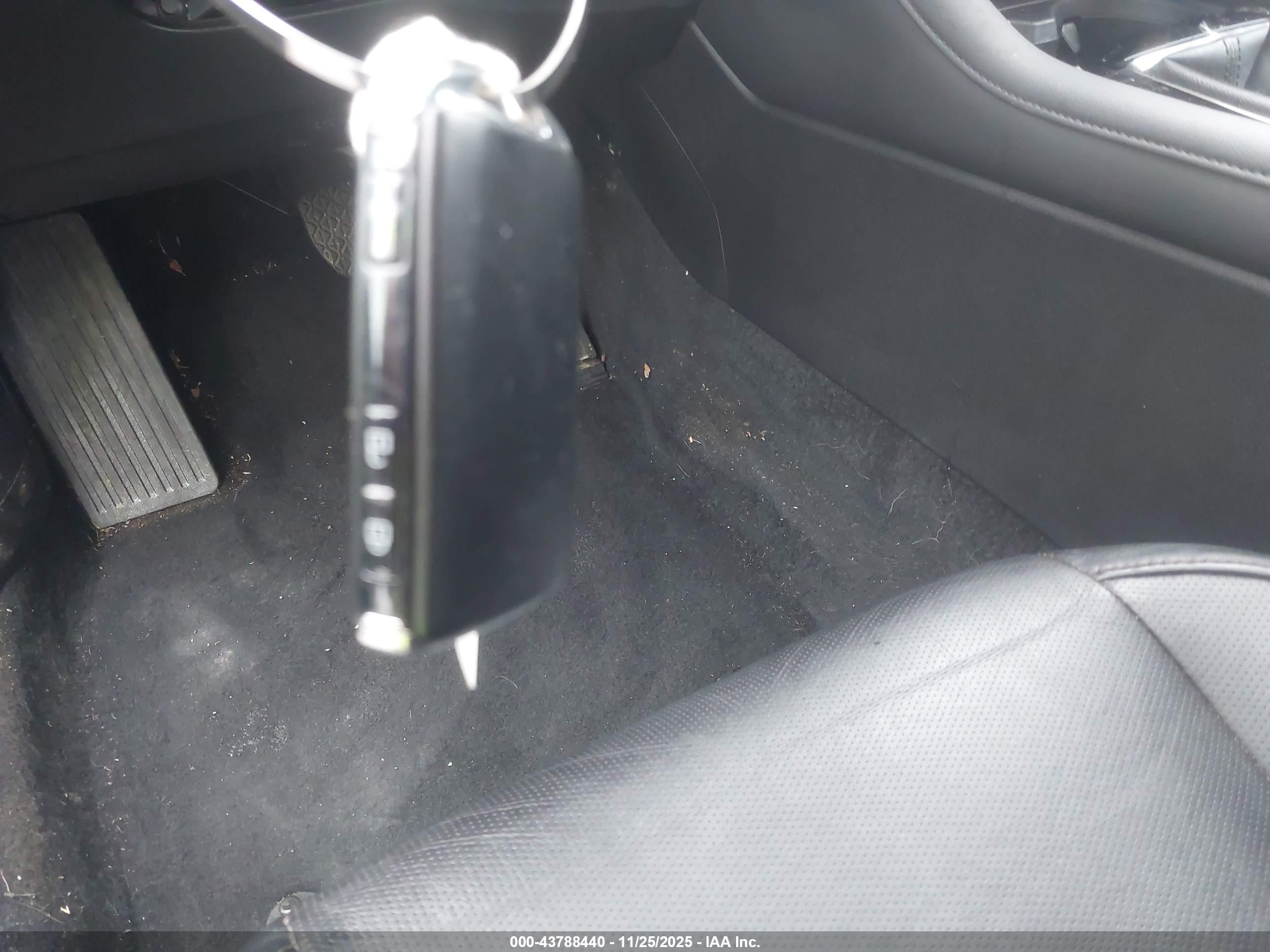 MAZDA MAZDA3 image 11