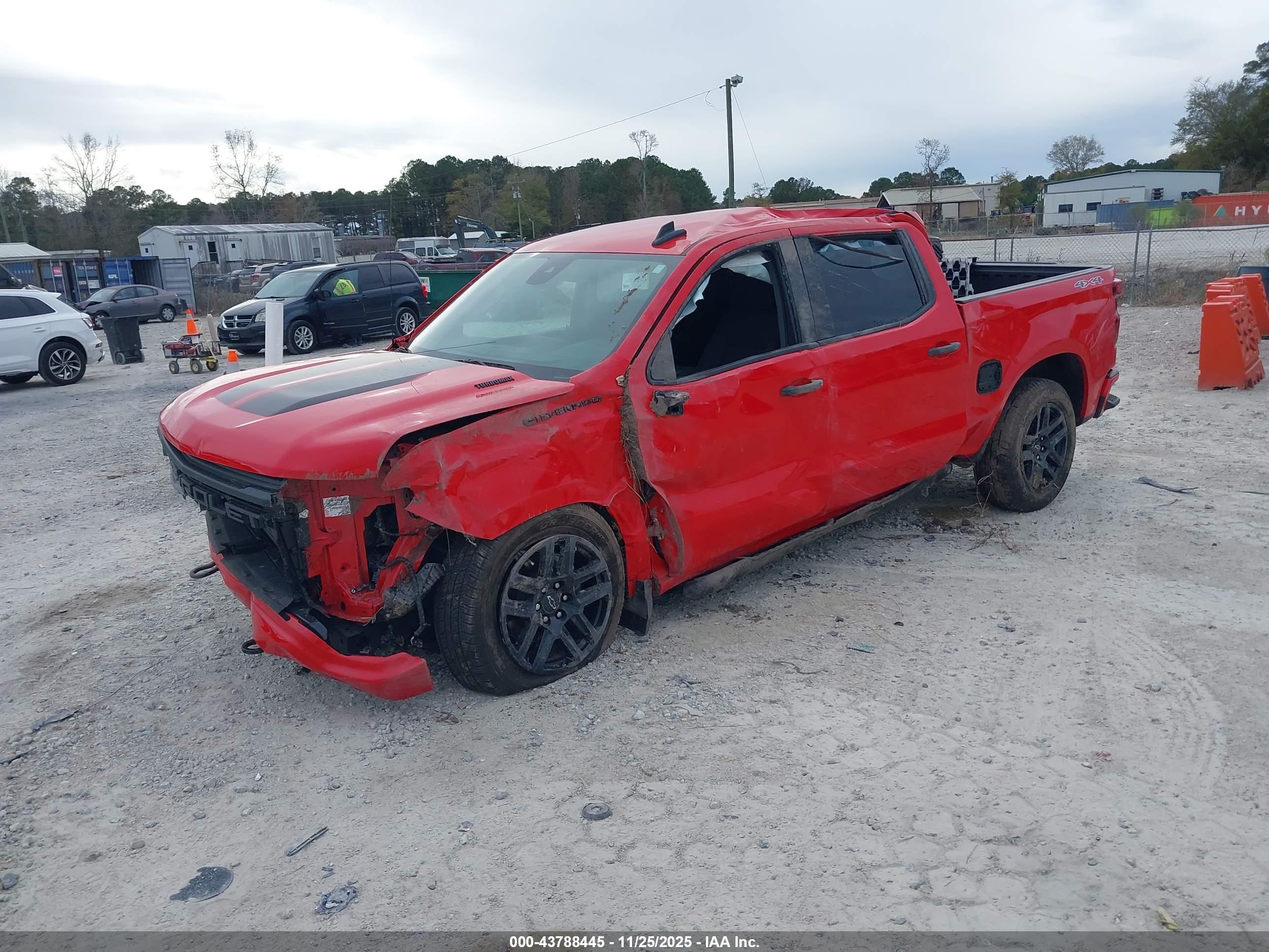 CHEVROLET SILVERADO image 2