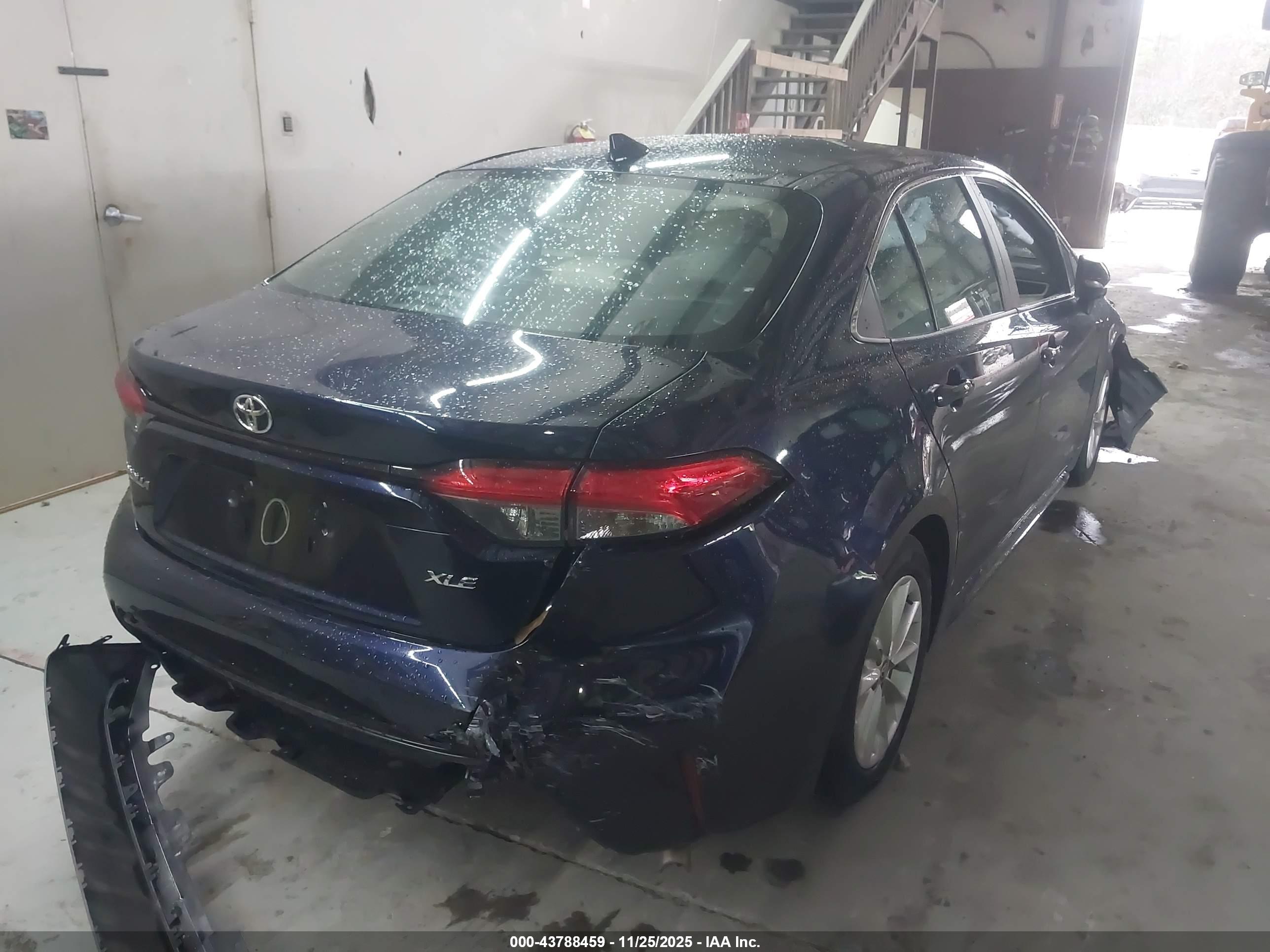 TOYOTA COROLLA image 4