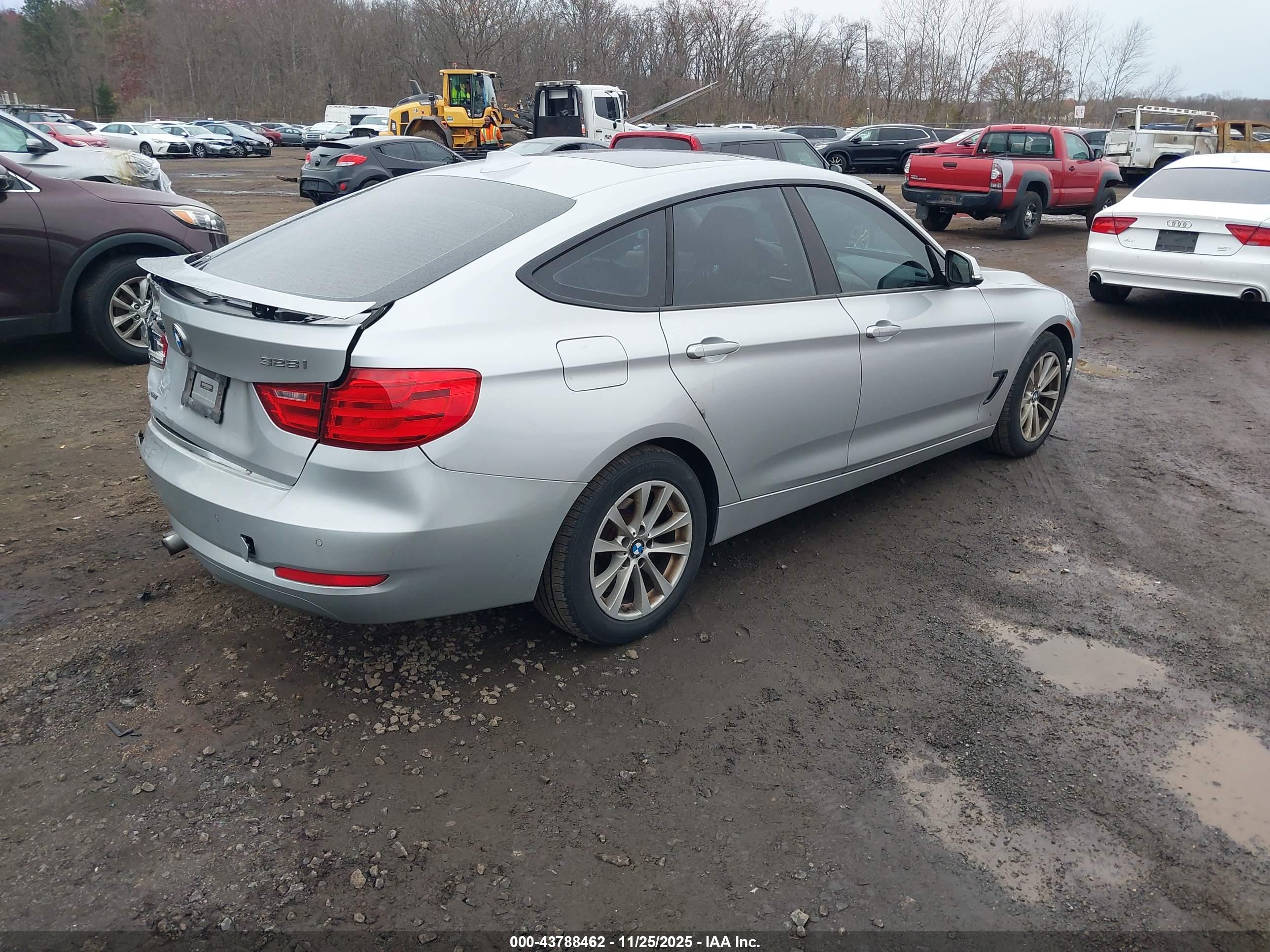 BMW 328I image 4