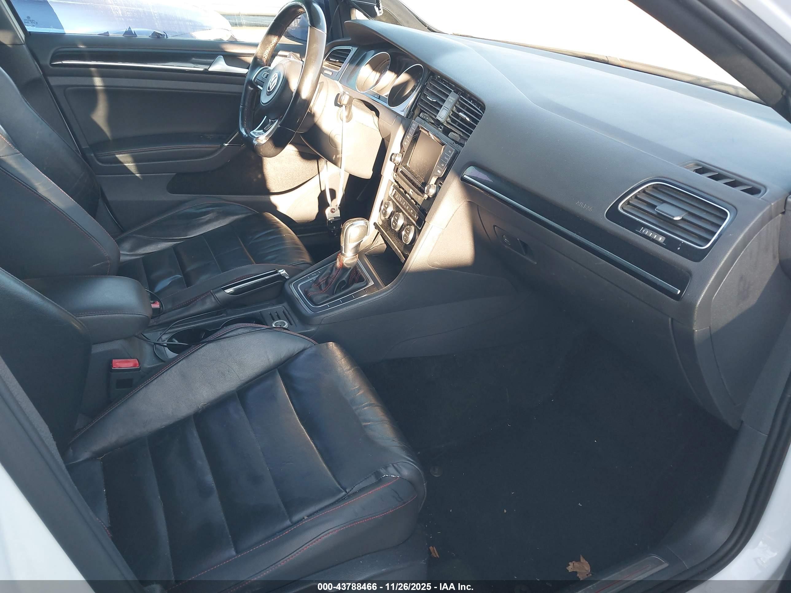 VOLKSWAGEN GOLF image 5