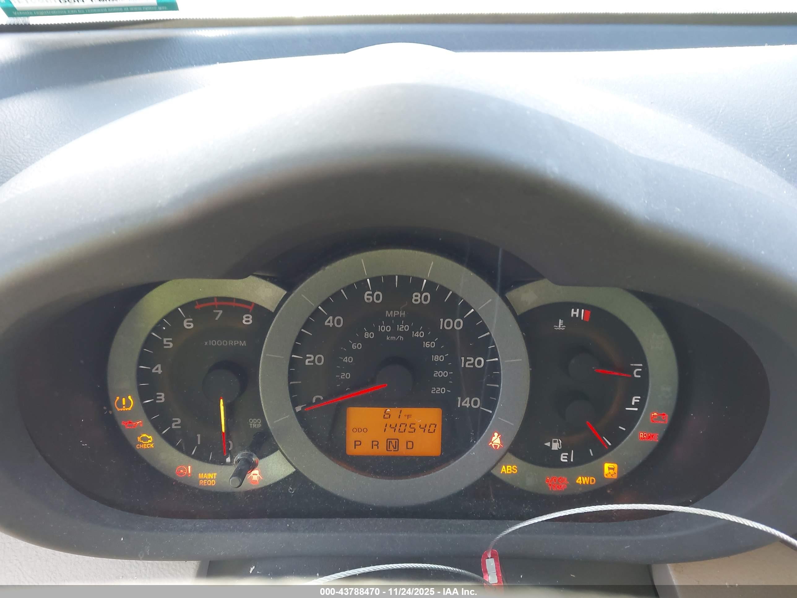 TOYOTA RAV4 image 7